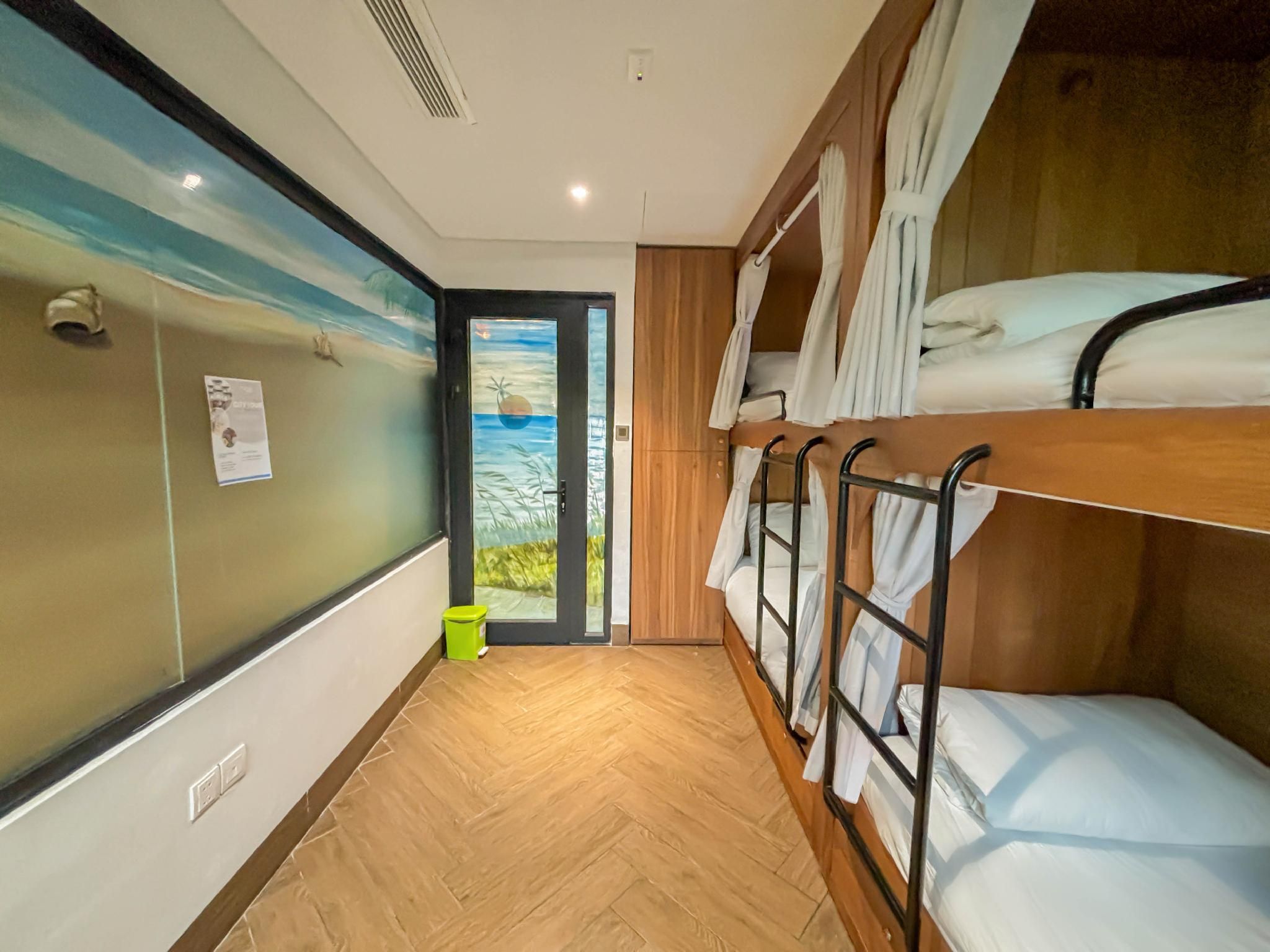 Entire 4 Bed Female Ensuite Dorm