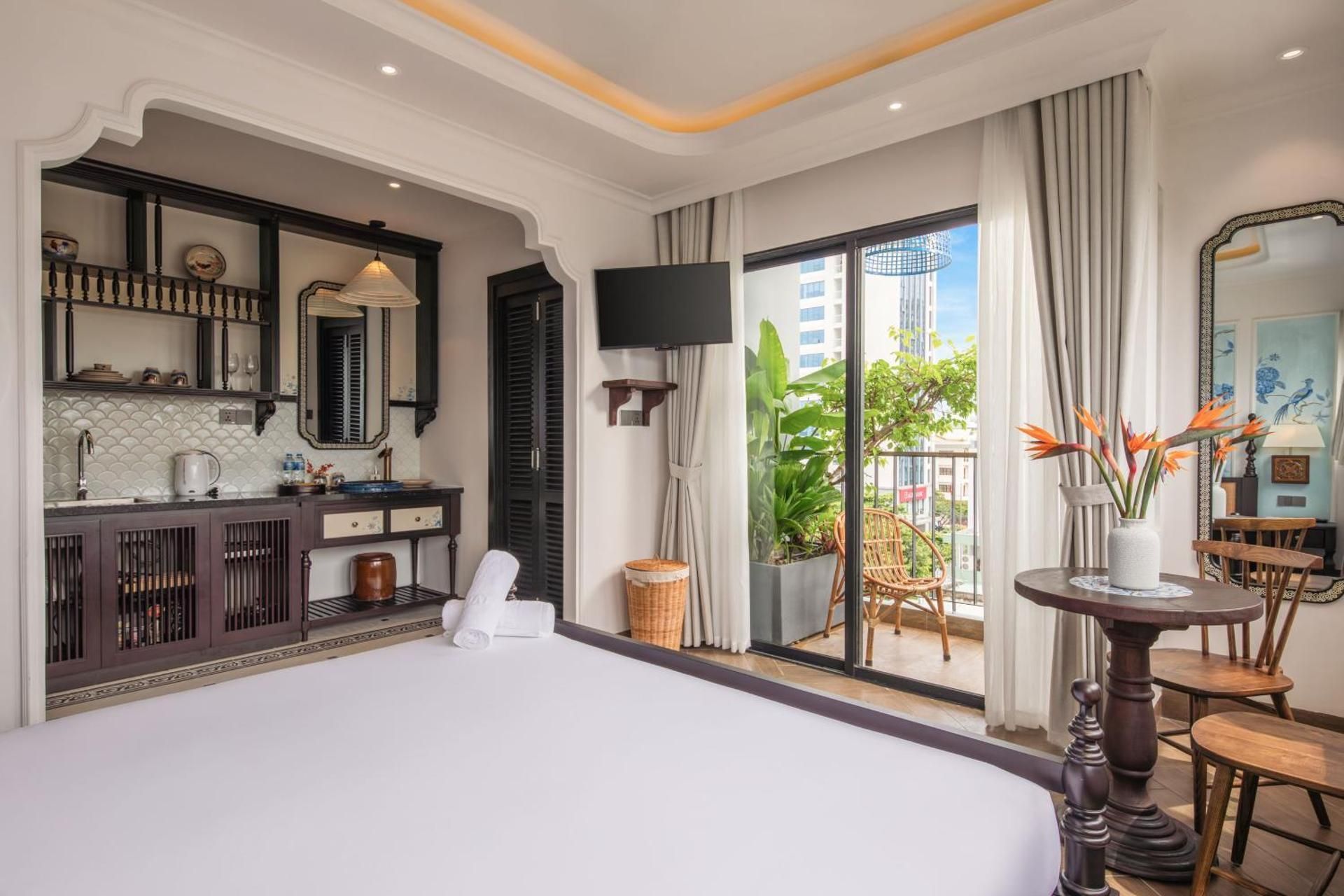 Deluxe Double Room with Balcony