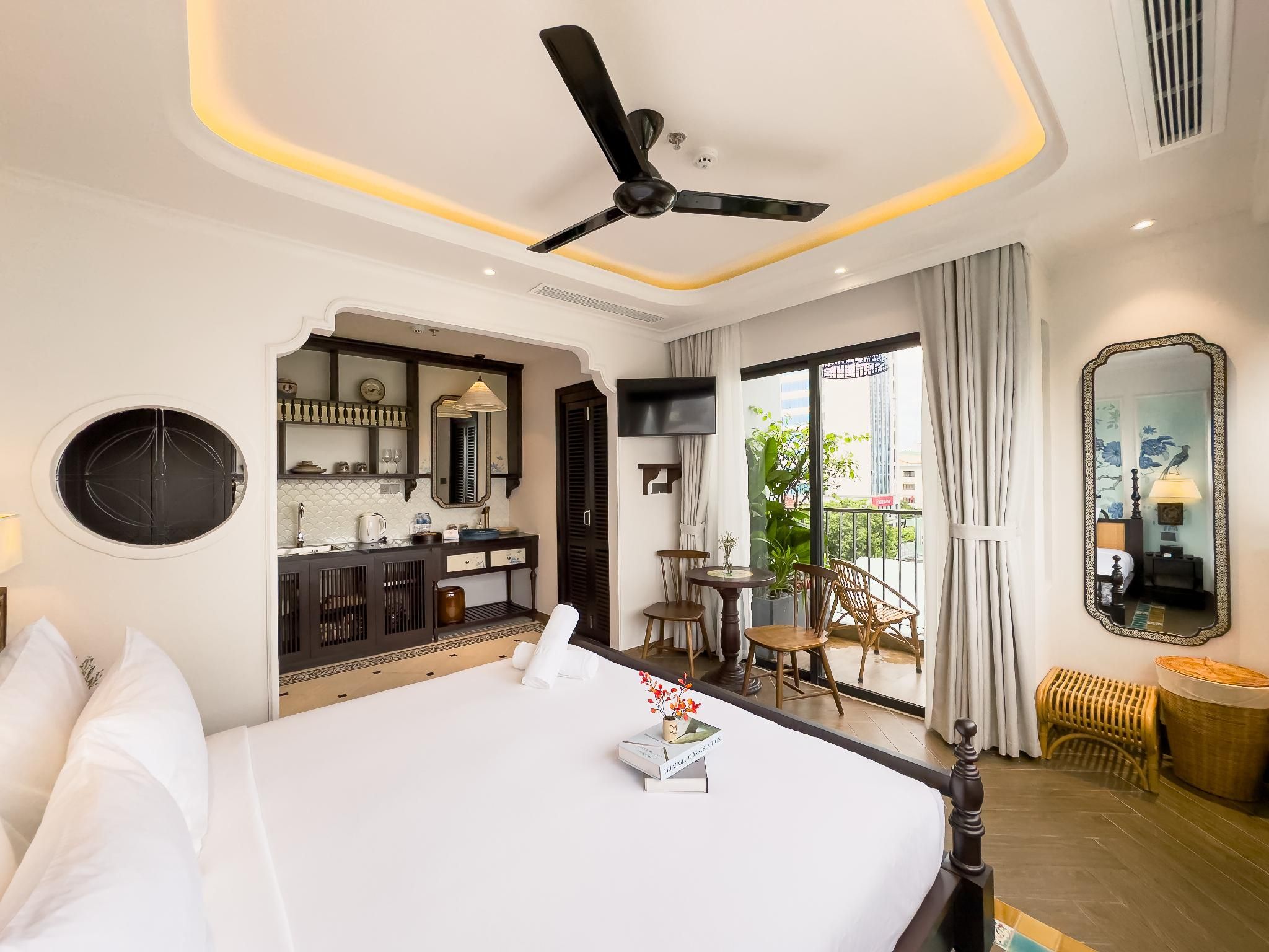 Deluxe Studio With Balcony