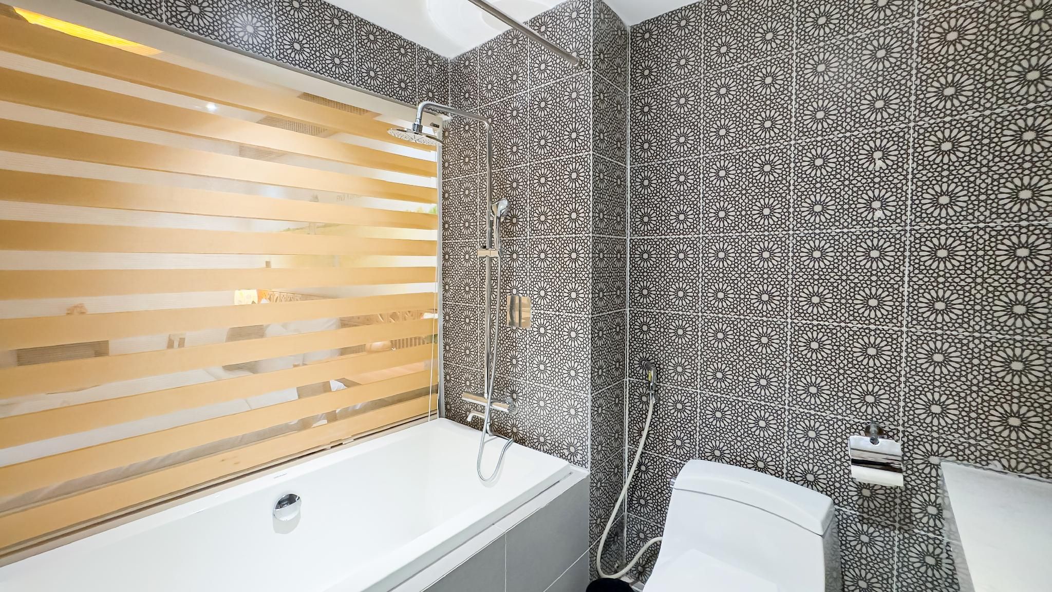 Deluxe King Studio City View