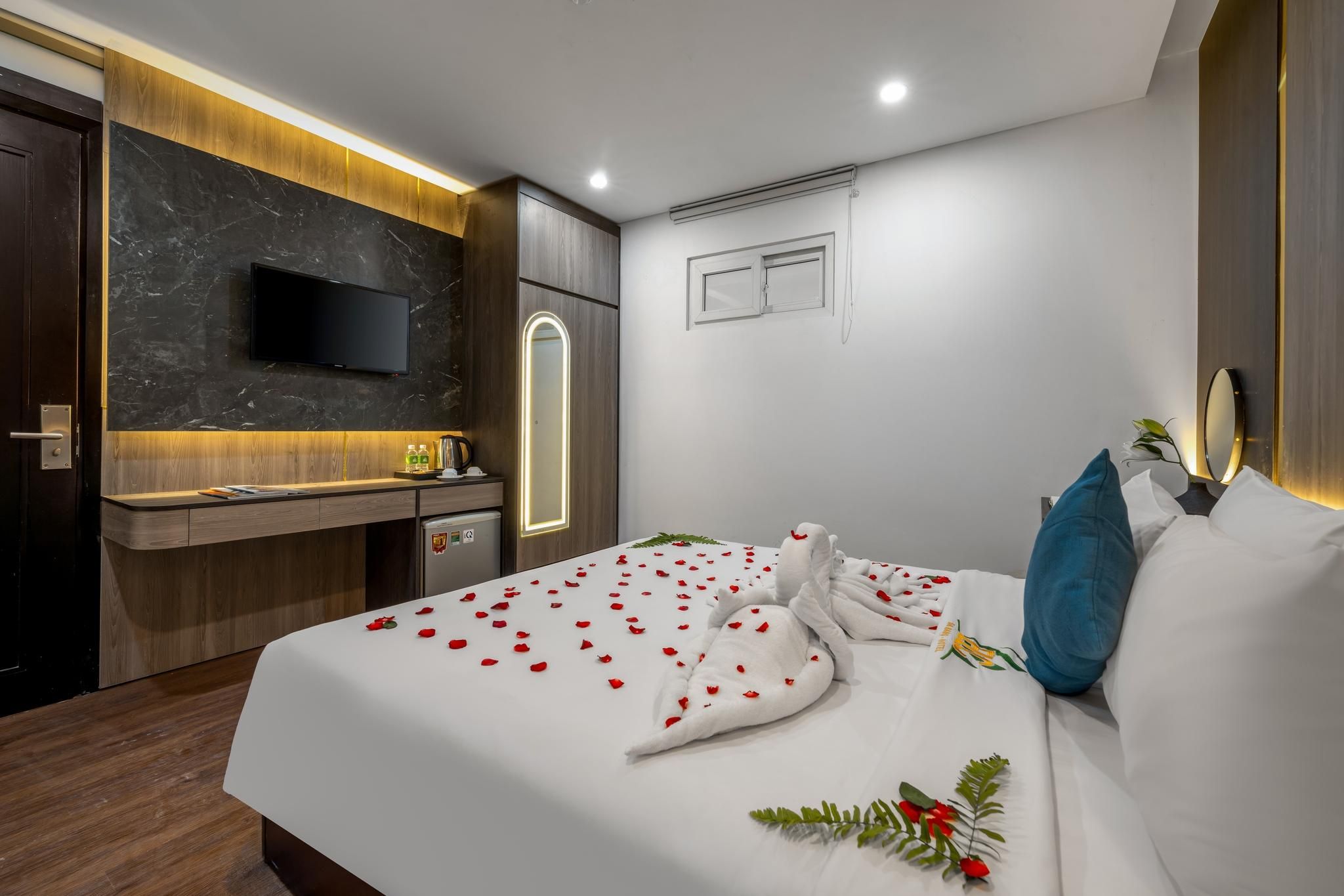 Superior Double without Window