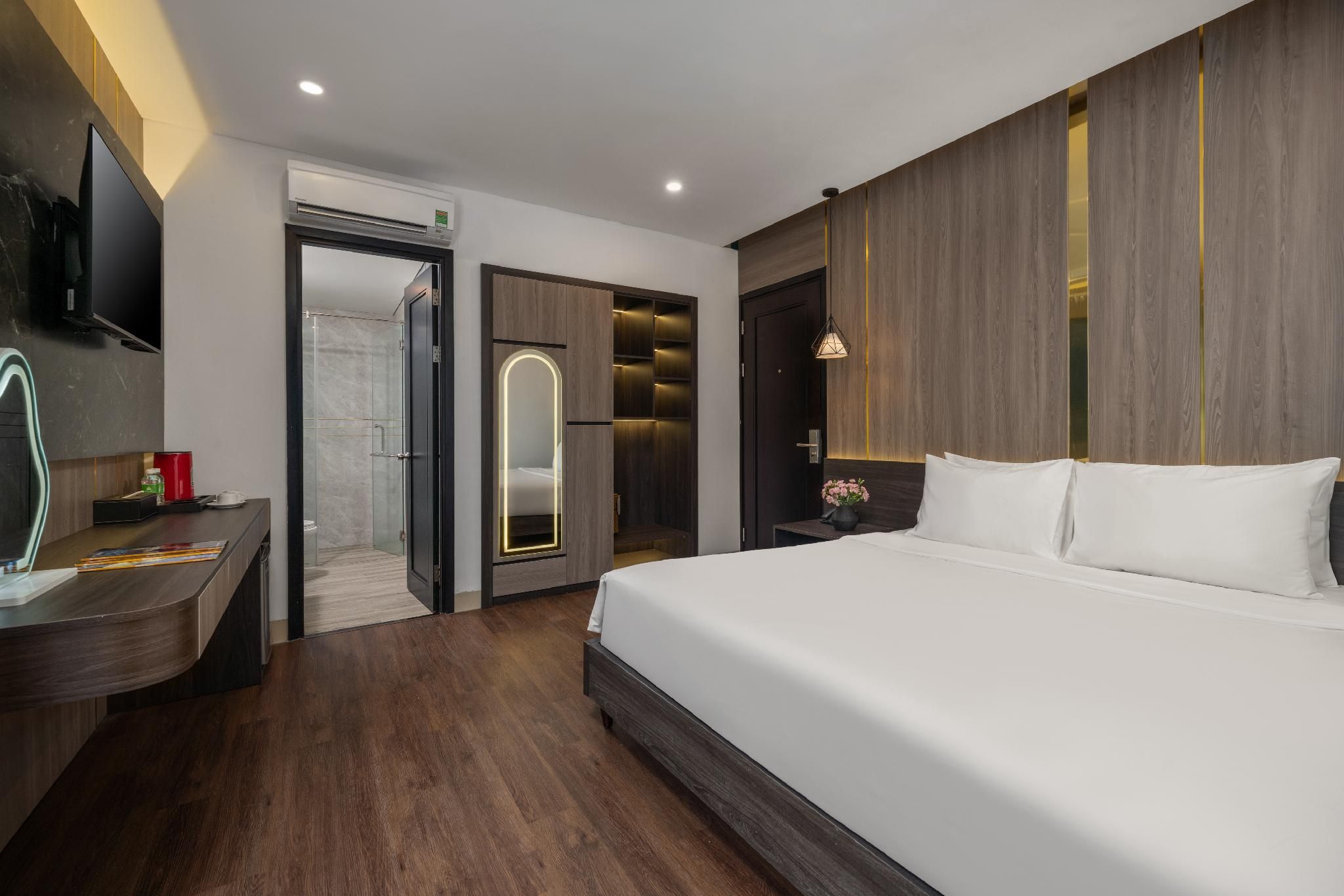 Deluxe Double City View