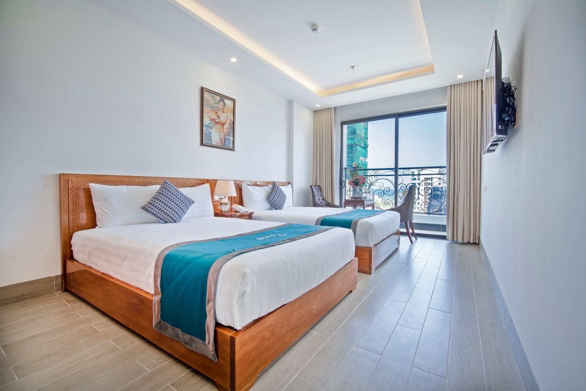 Studio Balcony Twin Bed