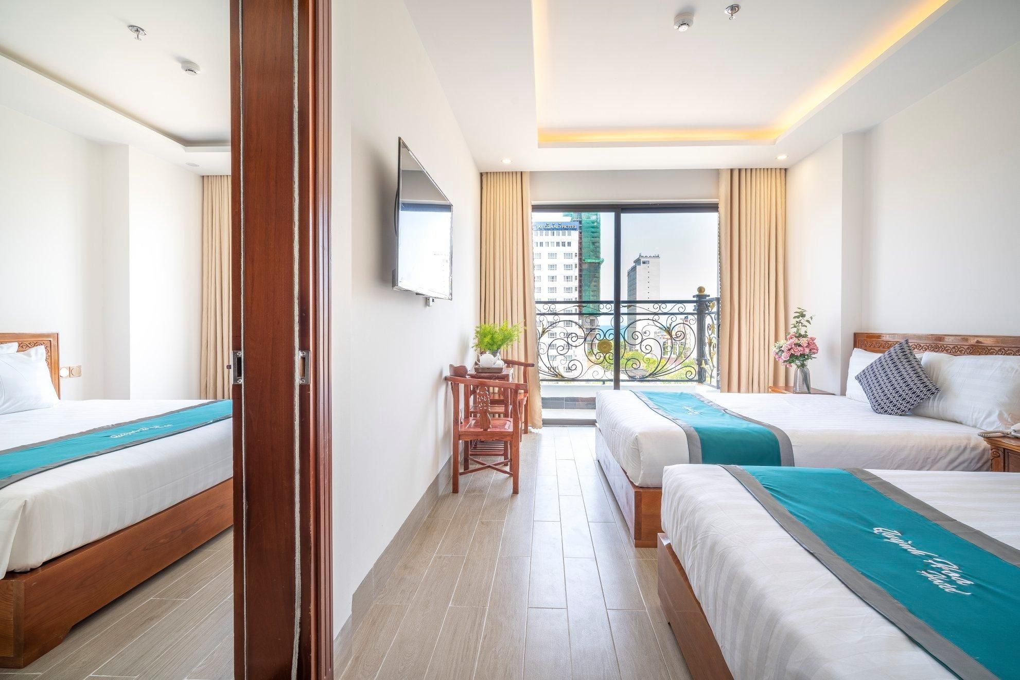 Family Connecting Rooms with Balcony