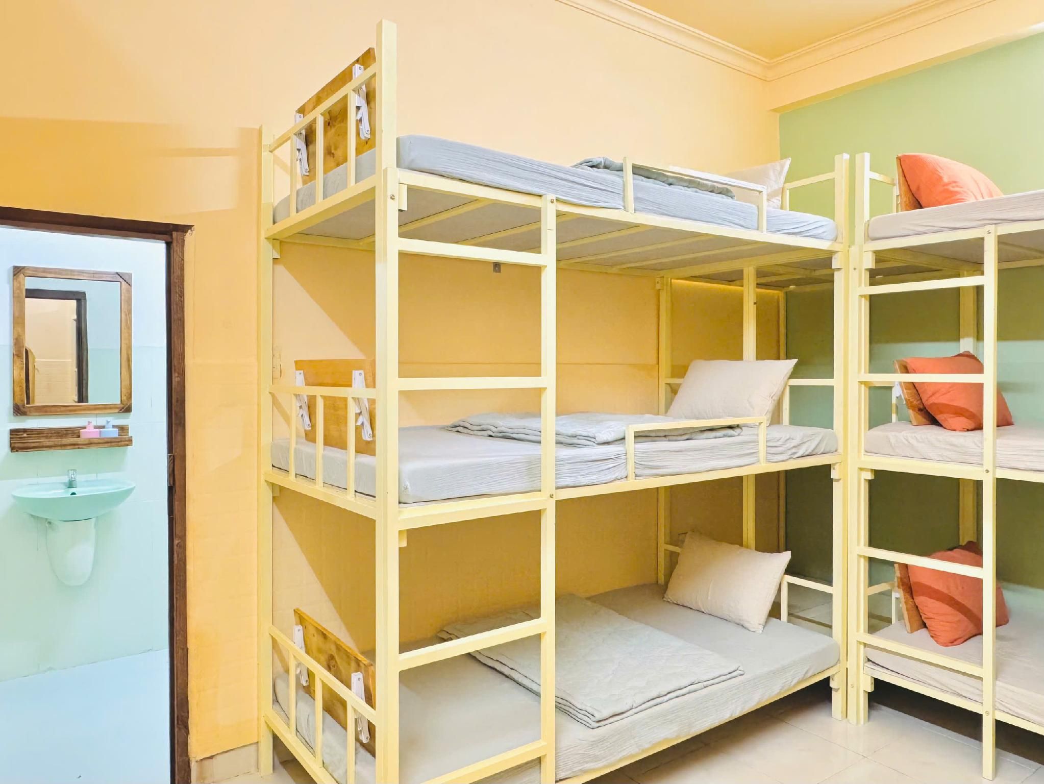 Dormitory Room - Adult Only
