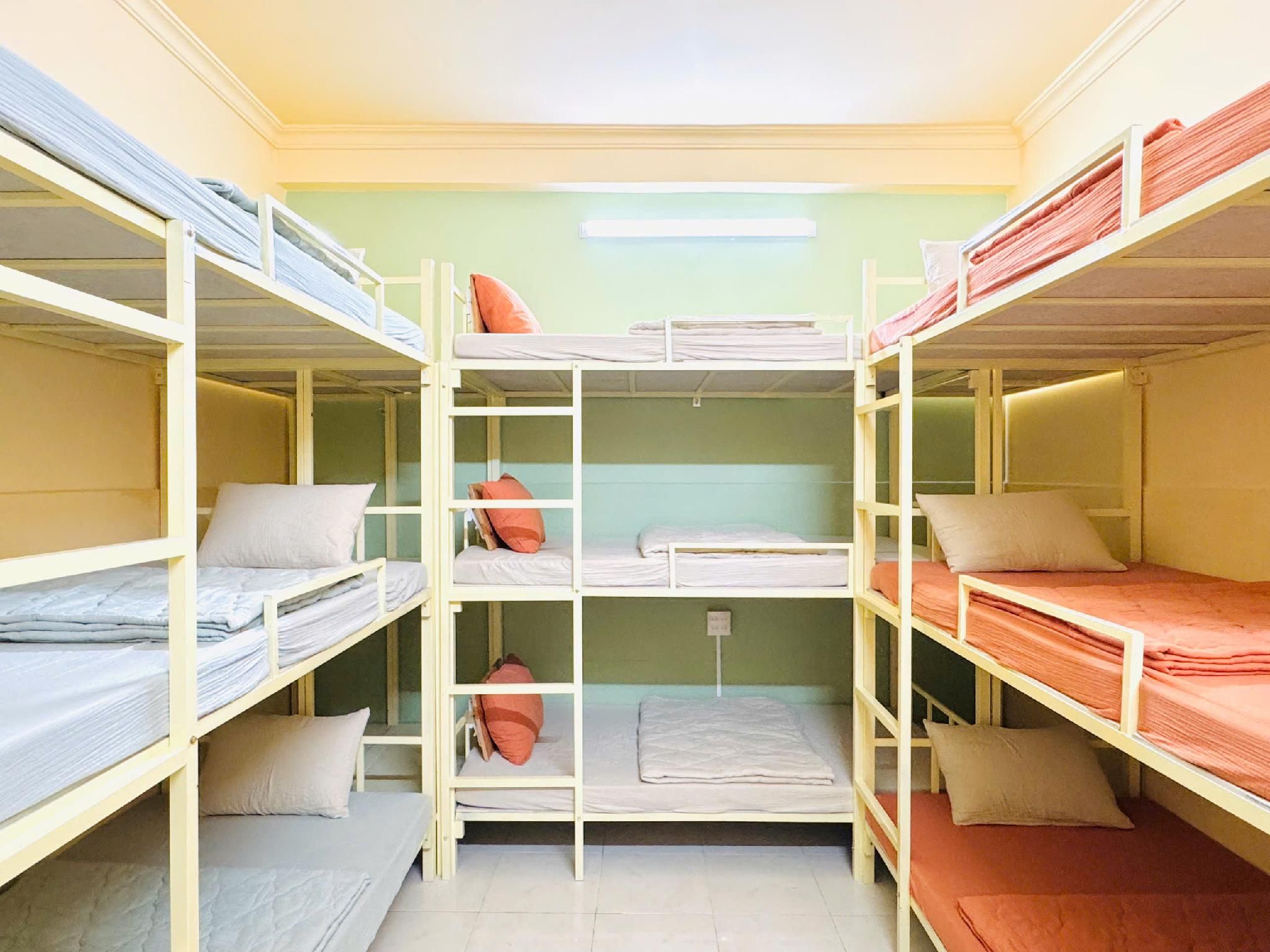 Dormitory Room - Adult Only