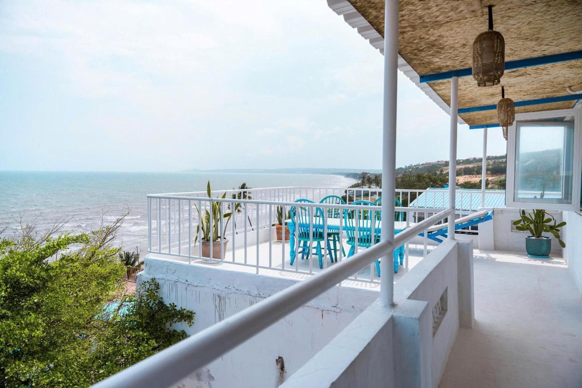 Deluxe Double Room with Balcony and Sea View