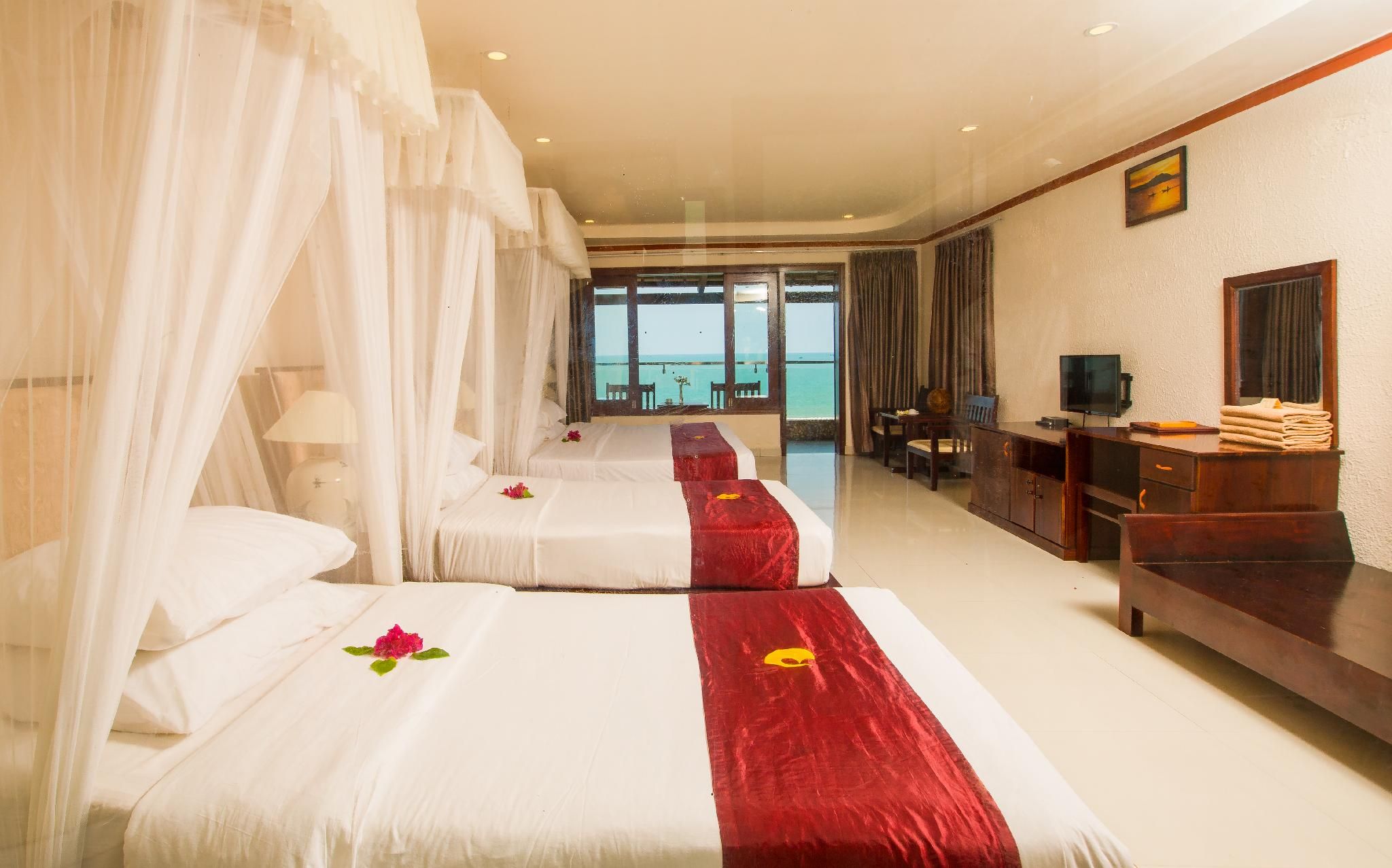 Deluxe Beach Front Family Double