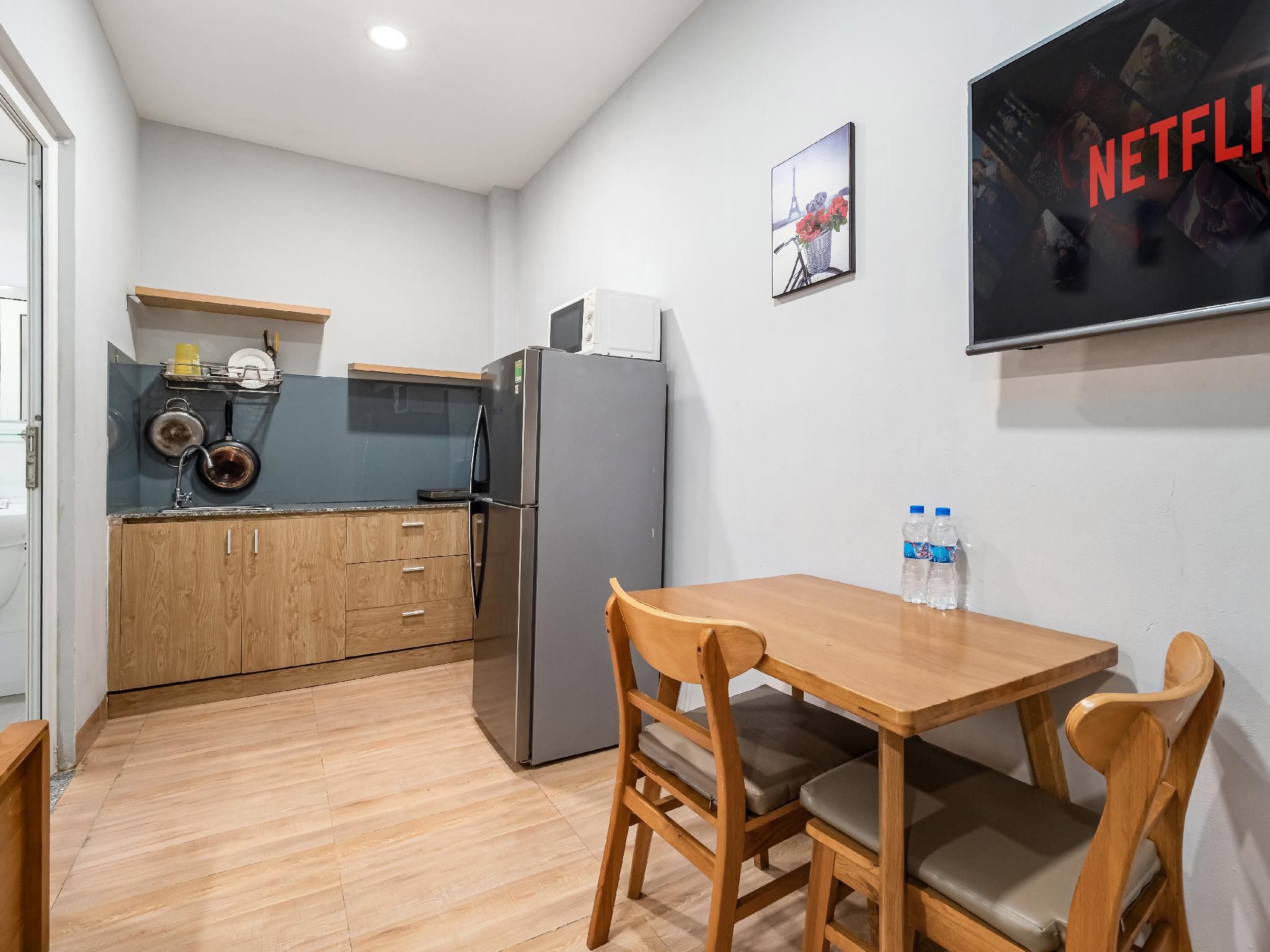 Studio - 2, people Self entry