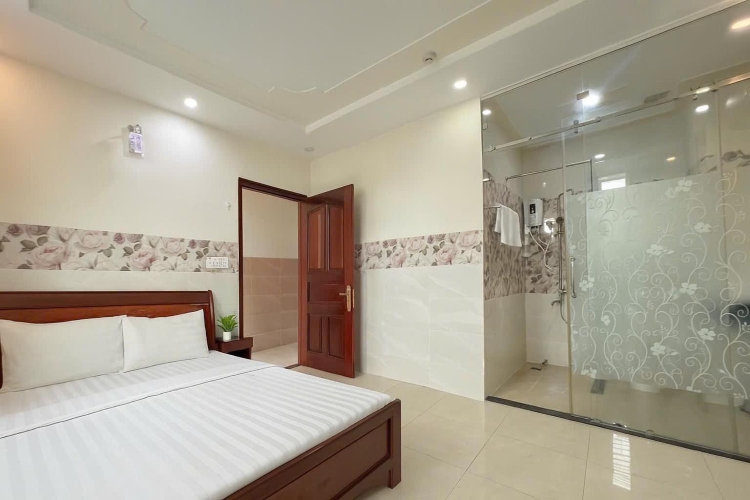 Spring Hung Anh Hotel - San Bay TSN Deluxe