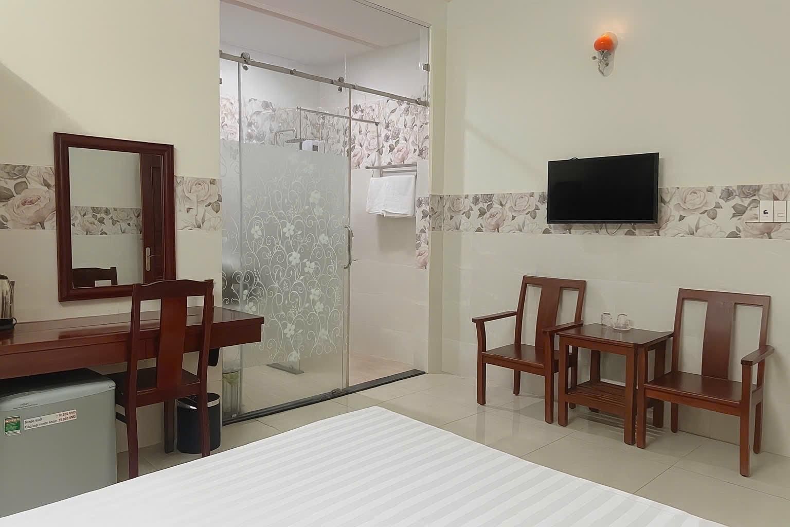 Spring Hung Anh Hotel - San Bay TSN Standard Room 2