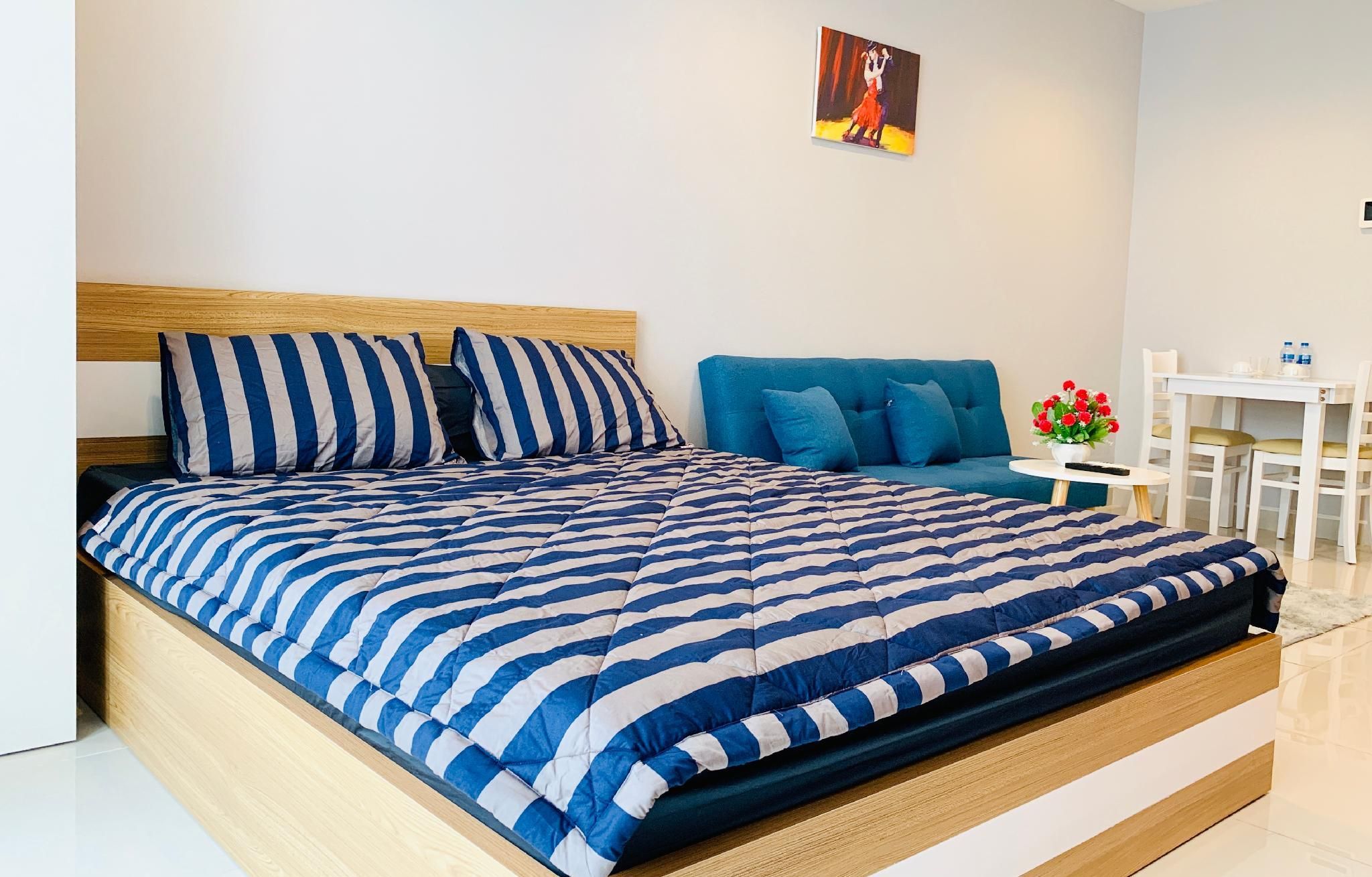 TEDDY APARTMENT High fl. 5* SkyCenter w Balcony