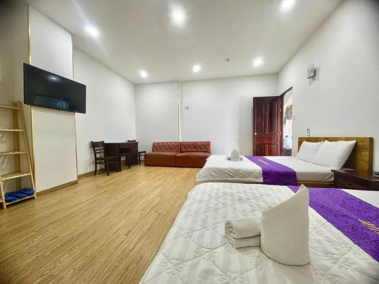 Double or Twin Room with Shared Bathroom