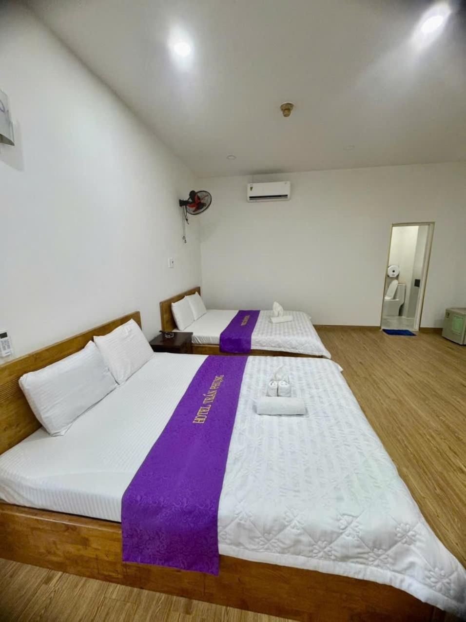Double or Twin Room with Shared Bathroom
