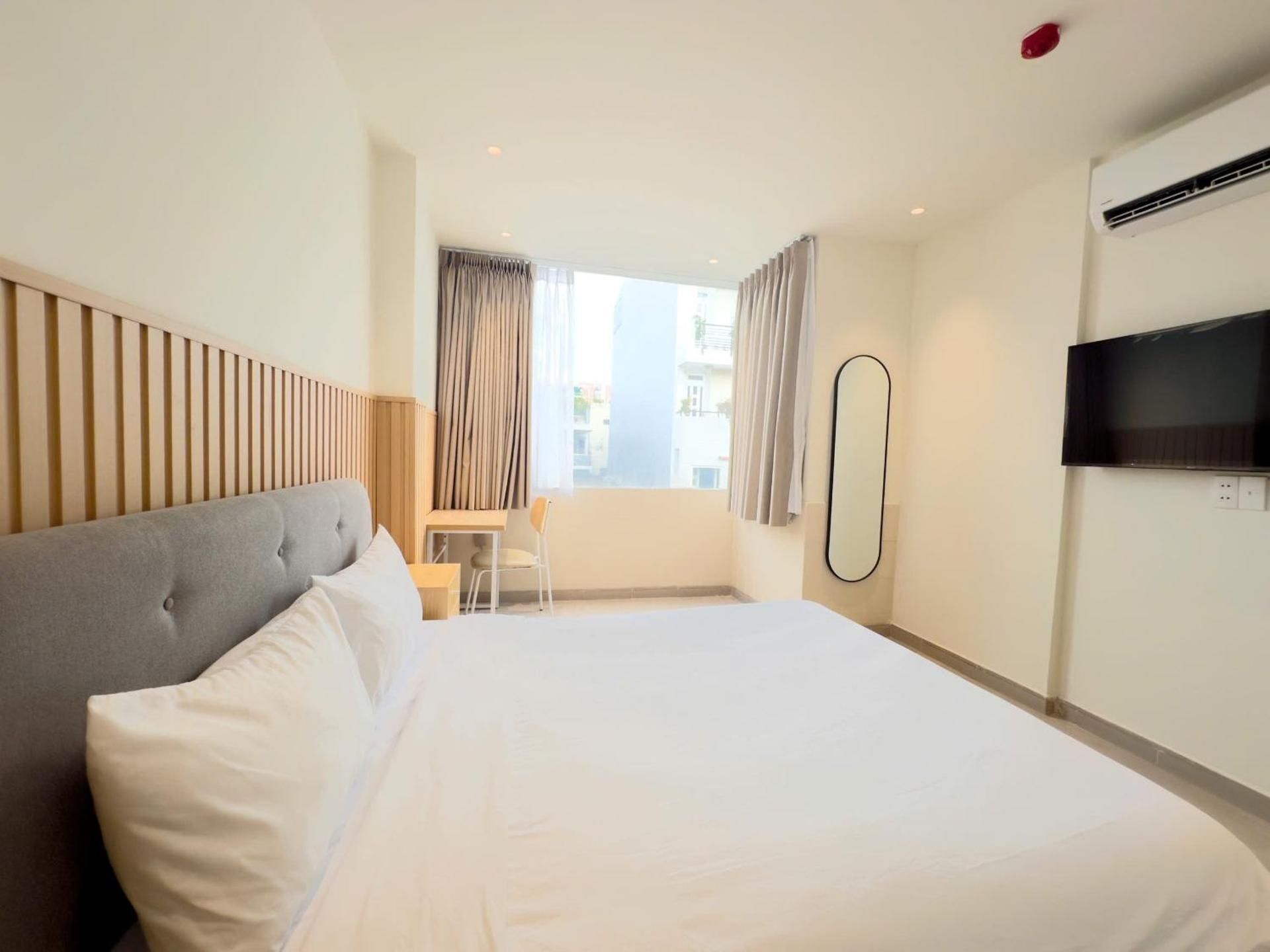 Deluxe Queen Room
