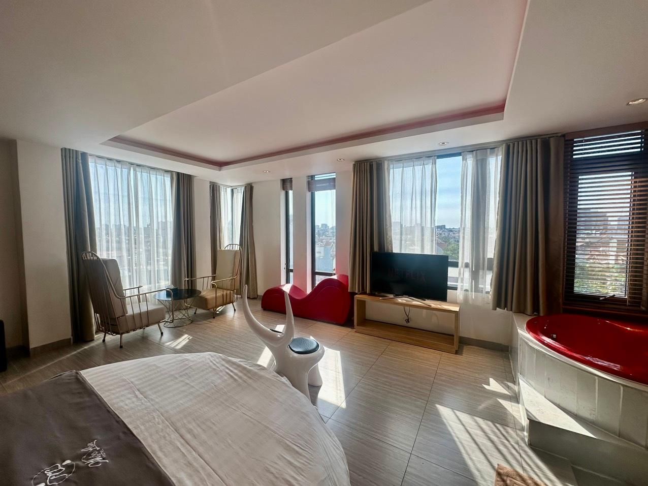Deluxe Suite