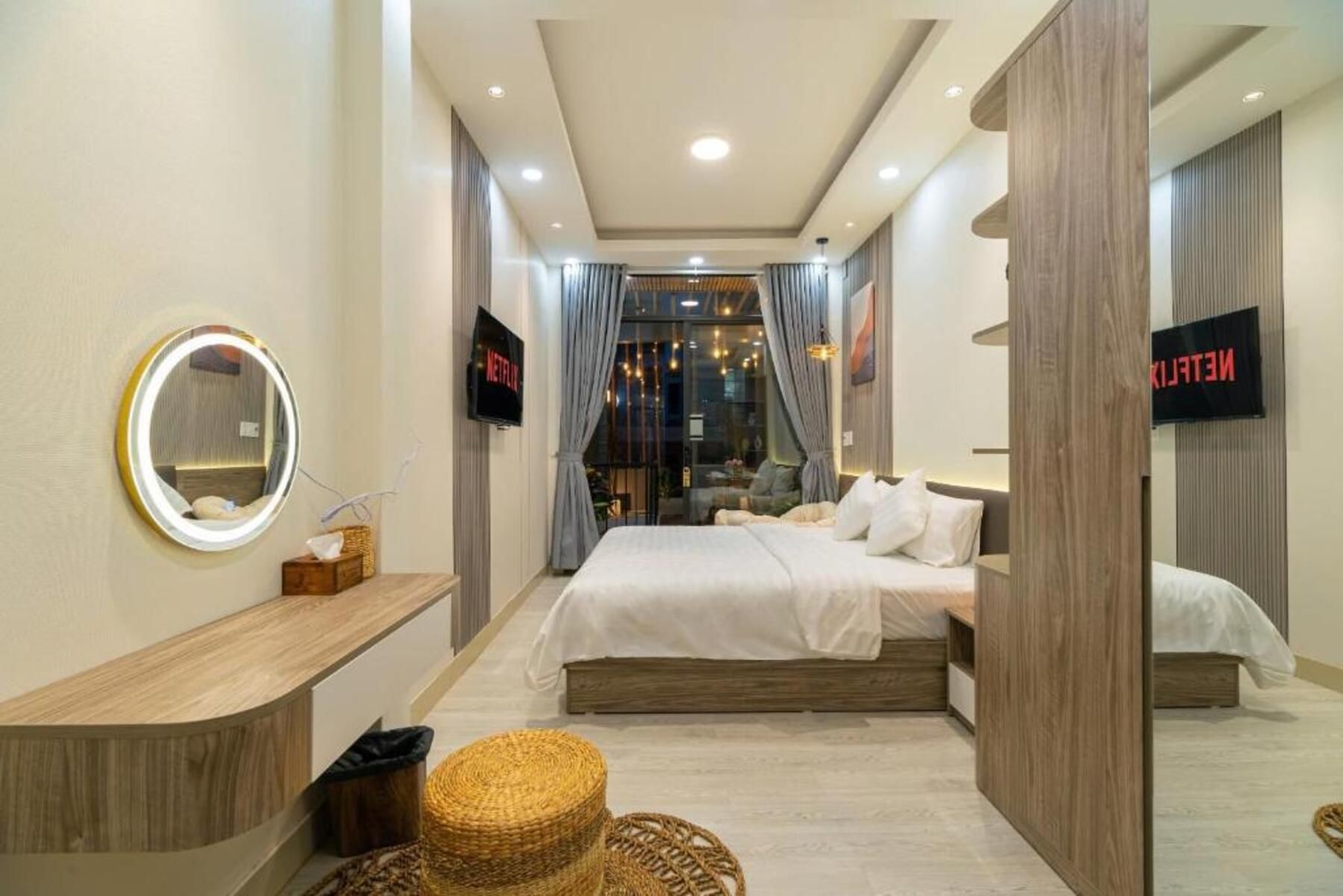 Apartment with Balcony