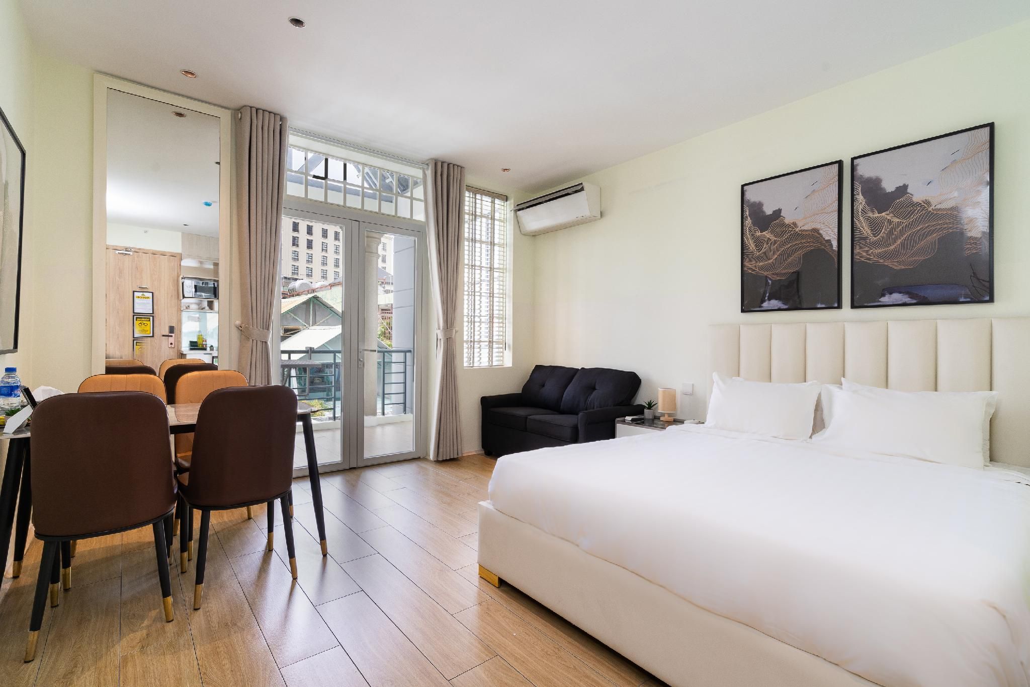 Junior Suite with Balcony