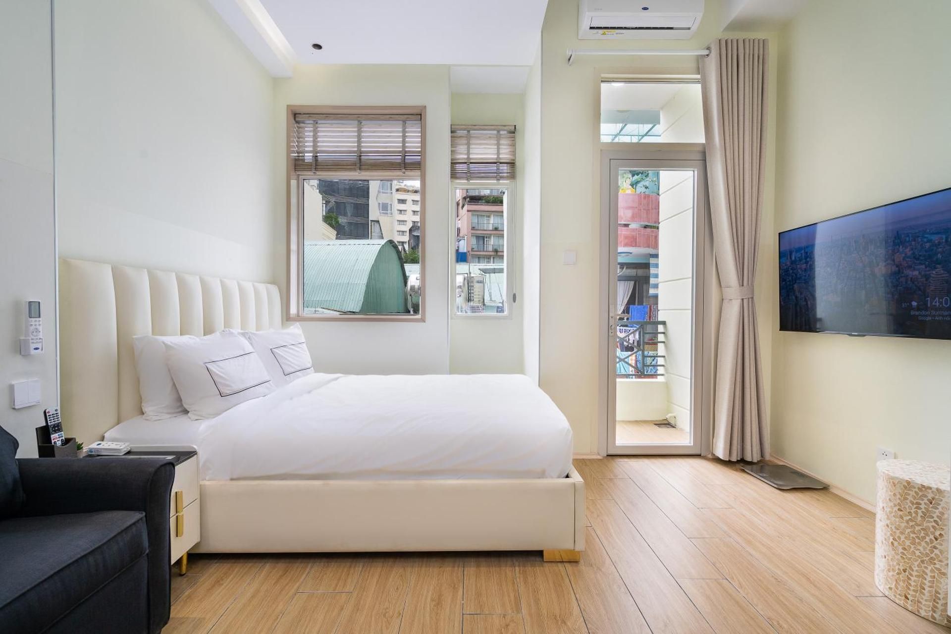 Studio with Balcony