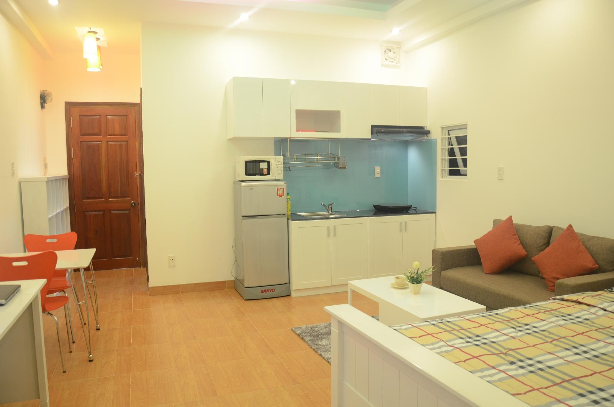 SM3-2.1-Serviced studio with equipped kitchen