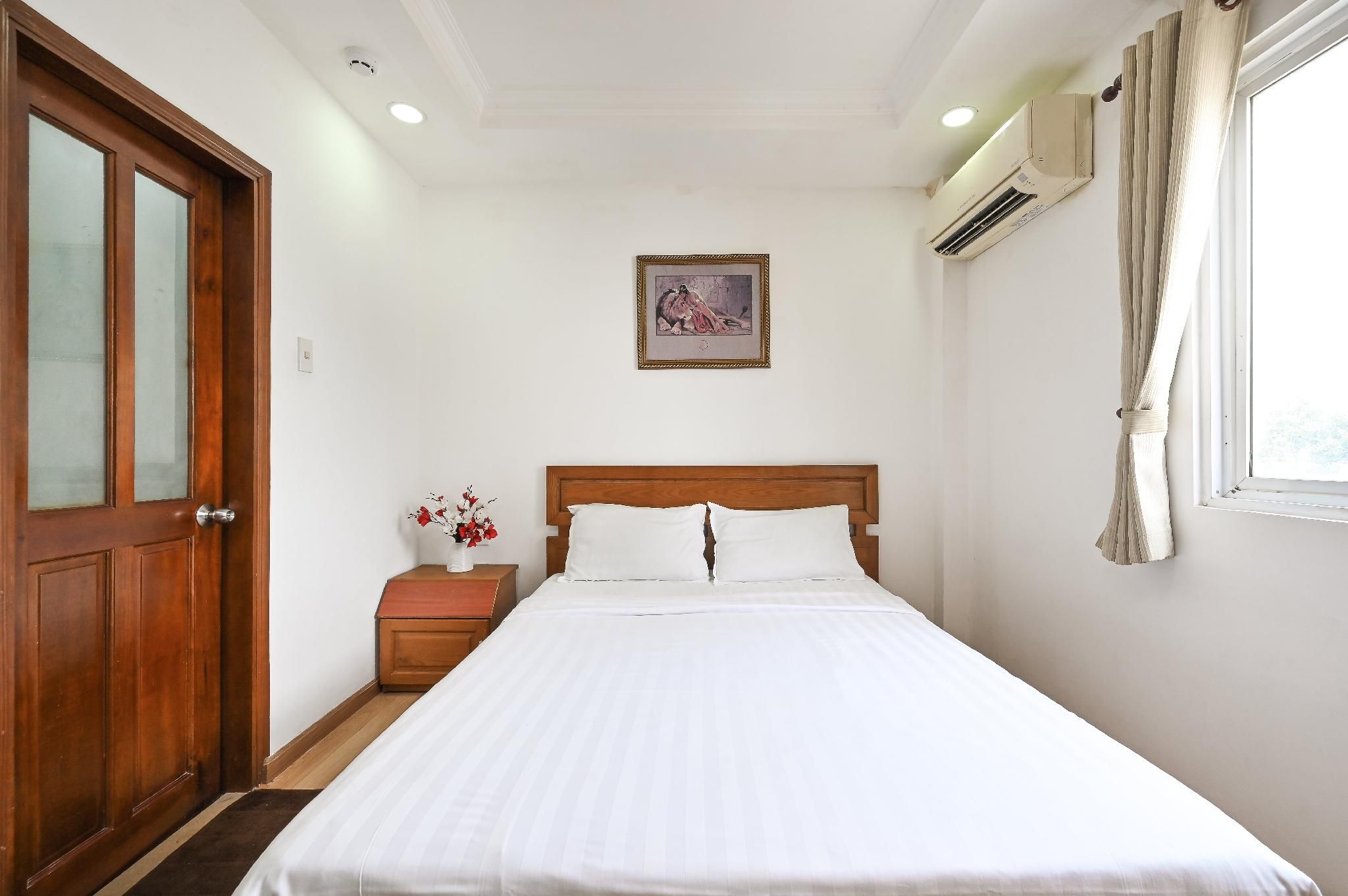 City View - 1 Queen Bed