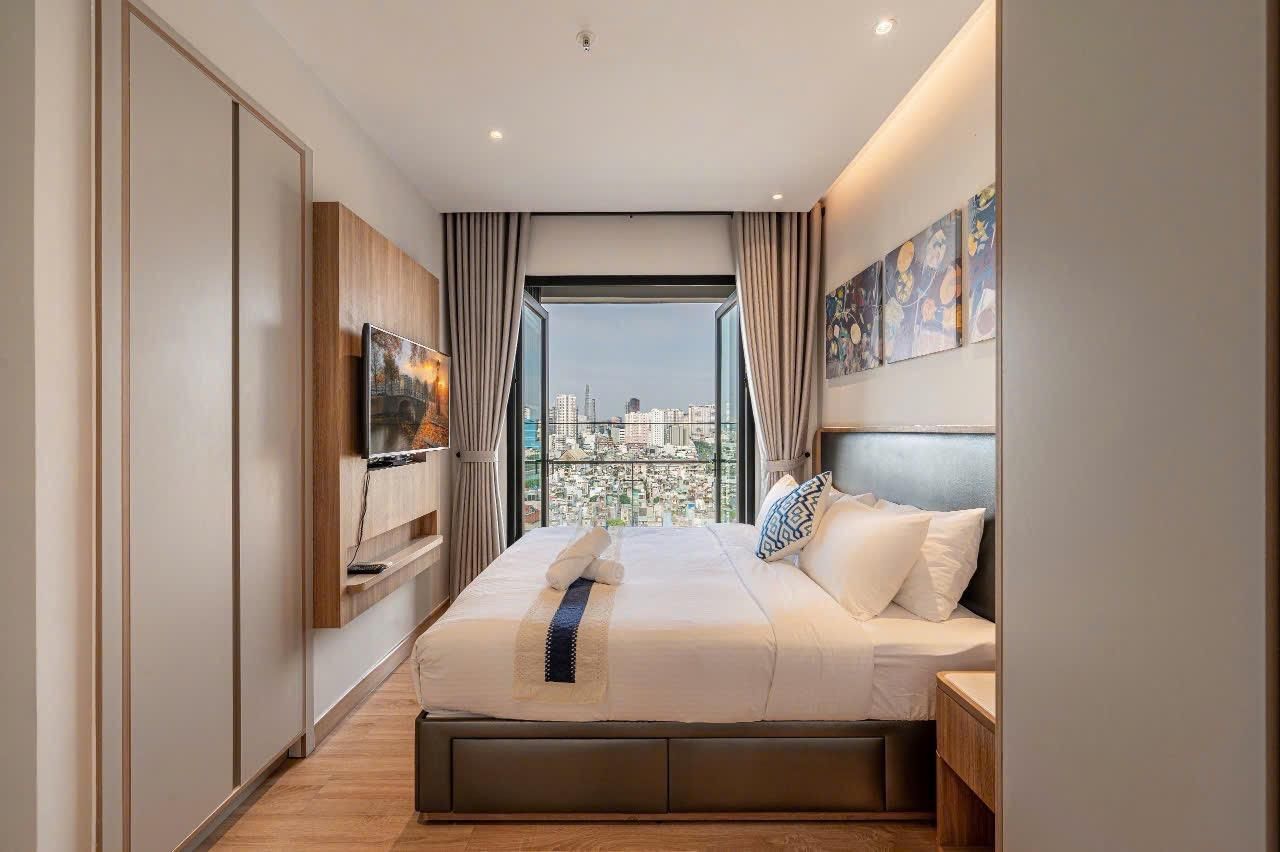 2 Bedroom Apartment with Pool View