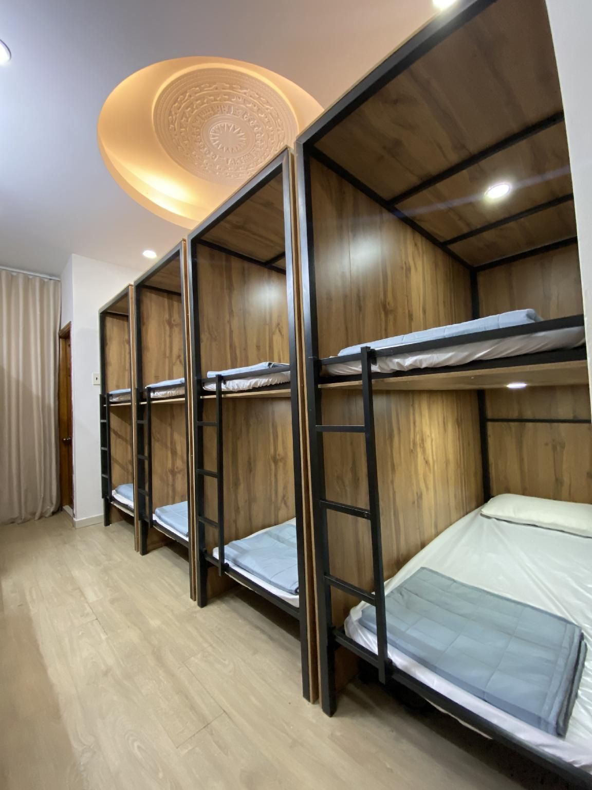 8 Bed Dormitory Room - Shared Bathroom