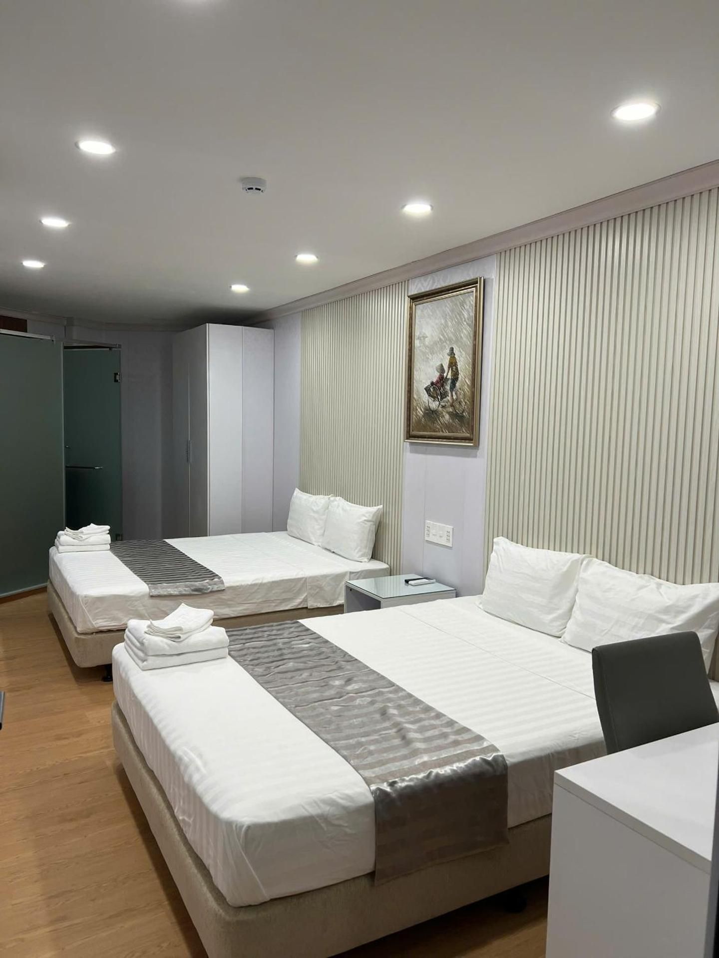 Quadruple Room with Private Bathroom