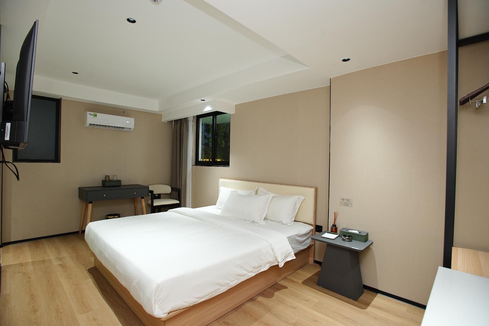 King Bed