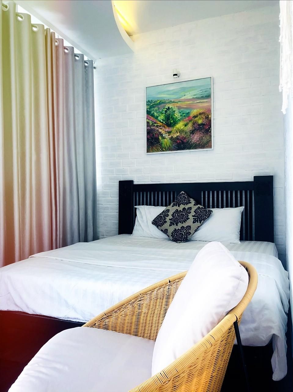 ROOM 206, 2 beds, pool, kitchen