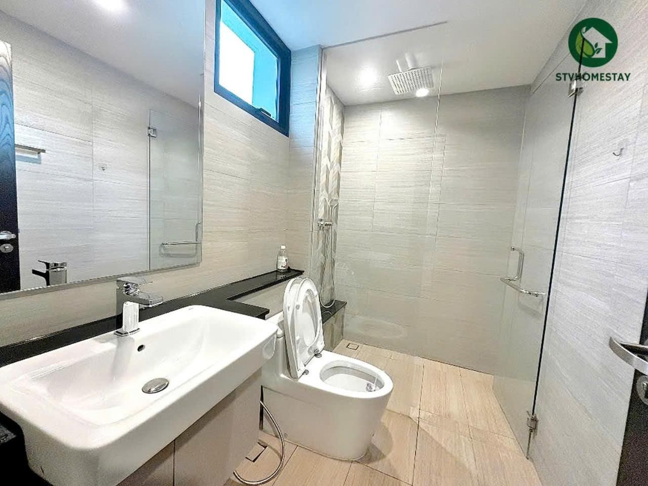 Feliz En Vista River Apartments District 2 Two-Bedroom Apartment 3