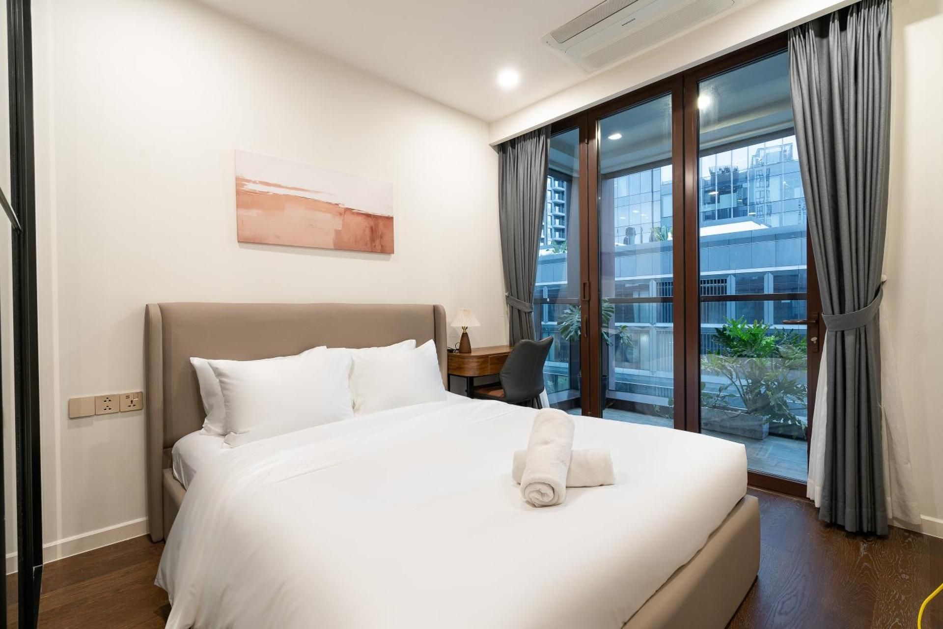 Three-Bedroom Apartment with Balcony