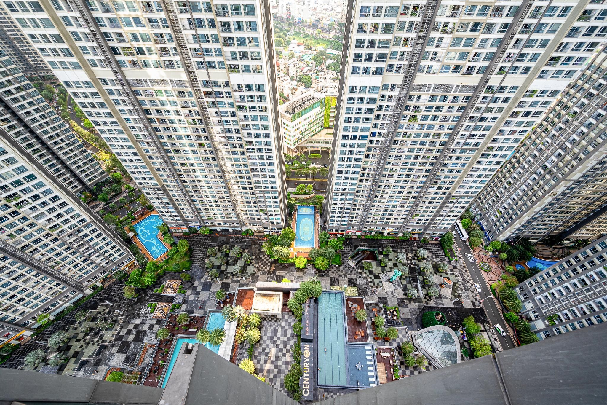 1 Bedroom Apartment with Balcony and Views