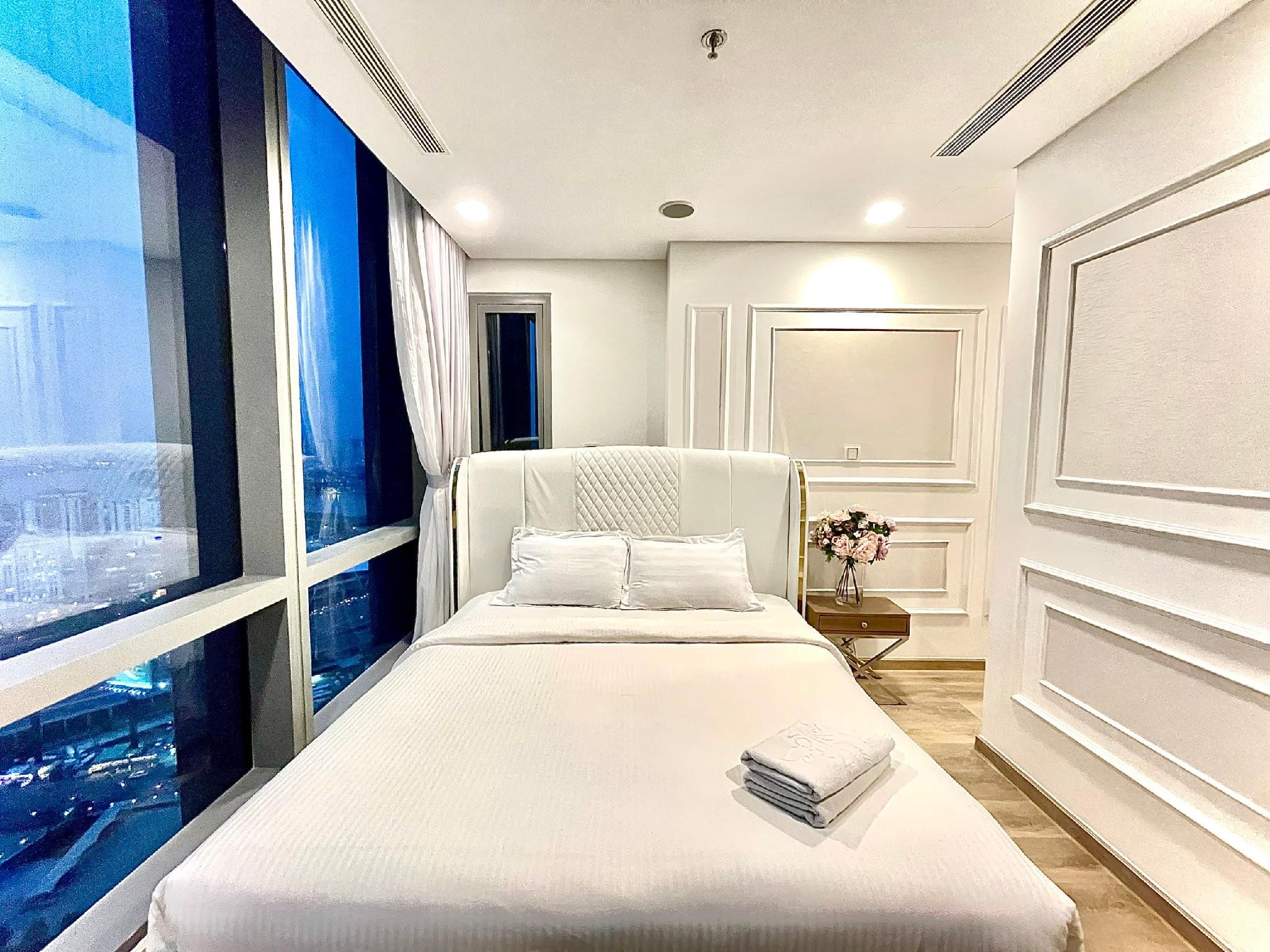 City View with 2 beds at Landmark 81