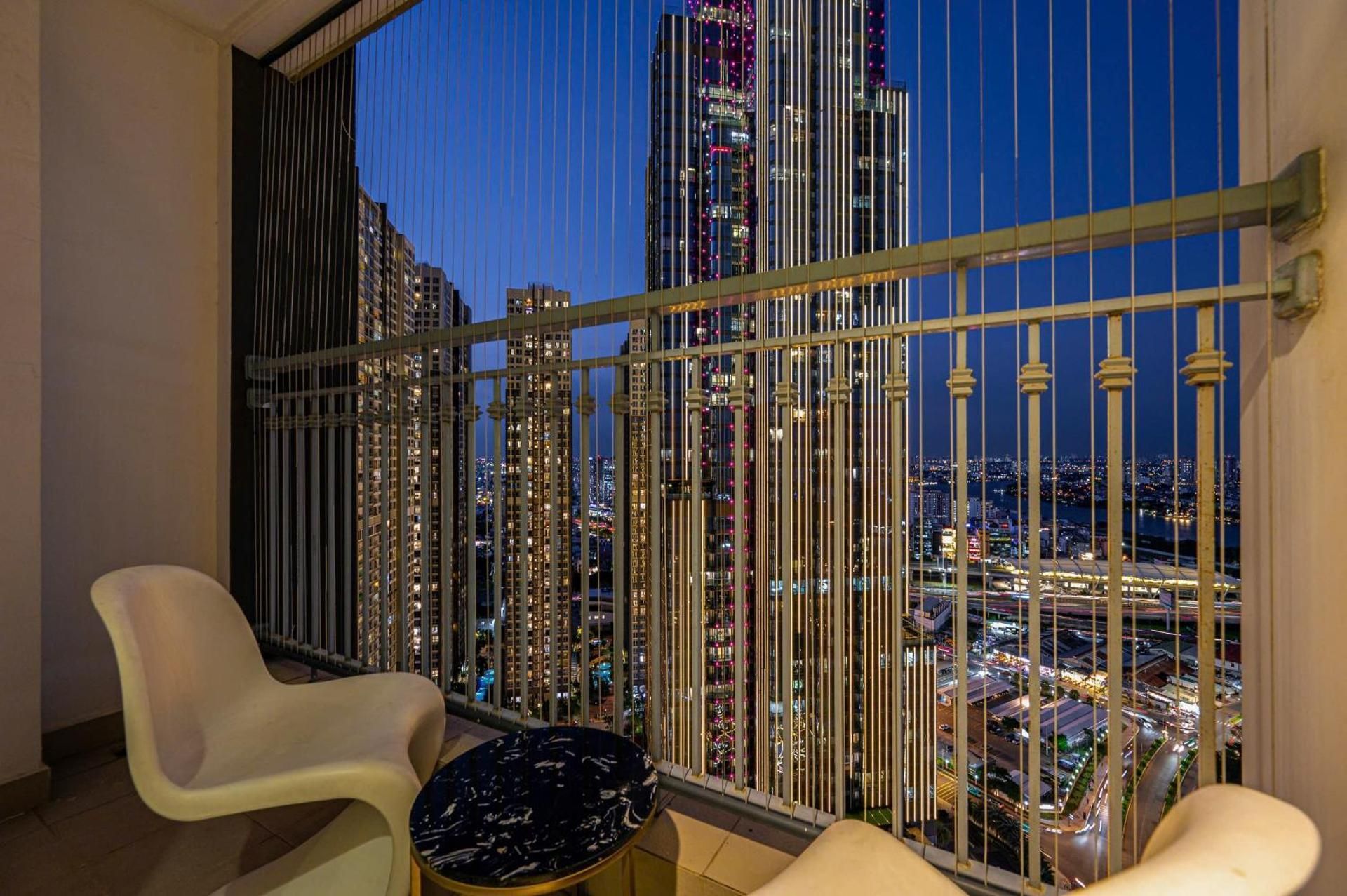 Four-Bedroom Luxury Apartment