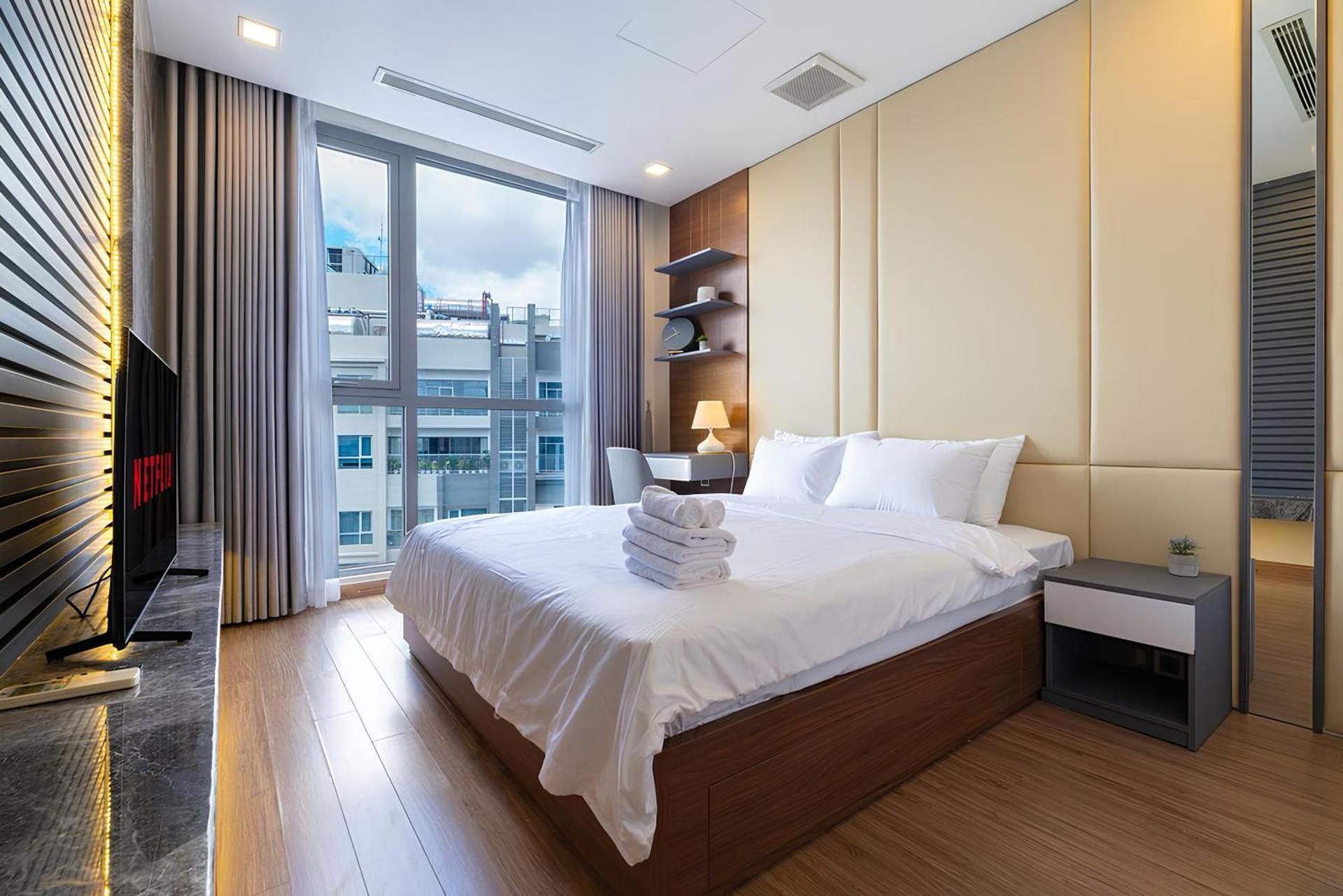 Three-Bedroom Apartment with Balcony