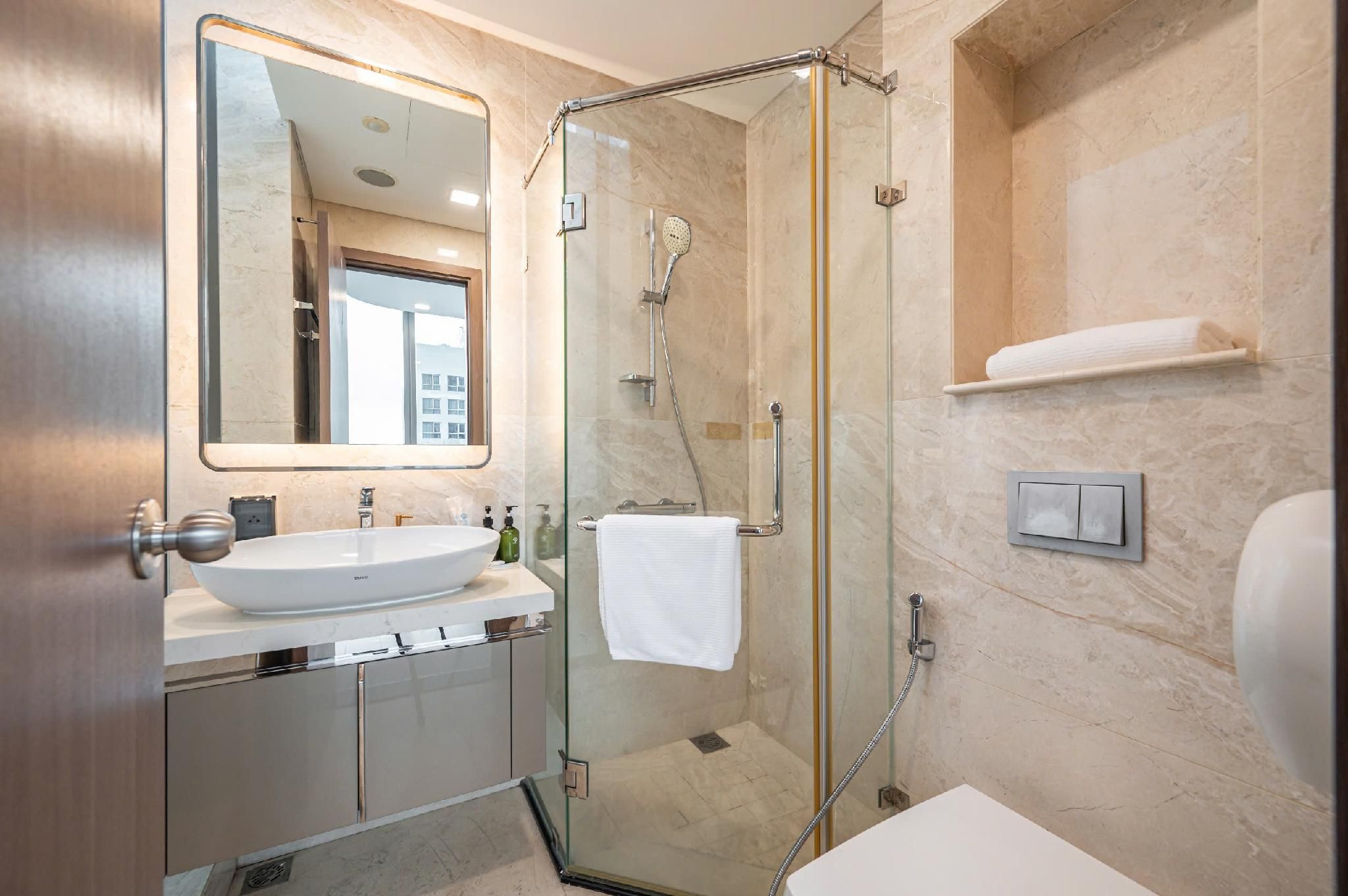 Premier Condotel Landmark 81- SomiLuxstay  2 Bedroom Deluxe 3