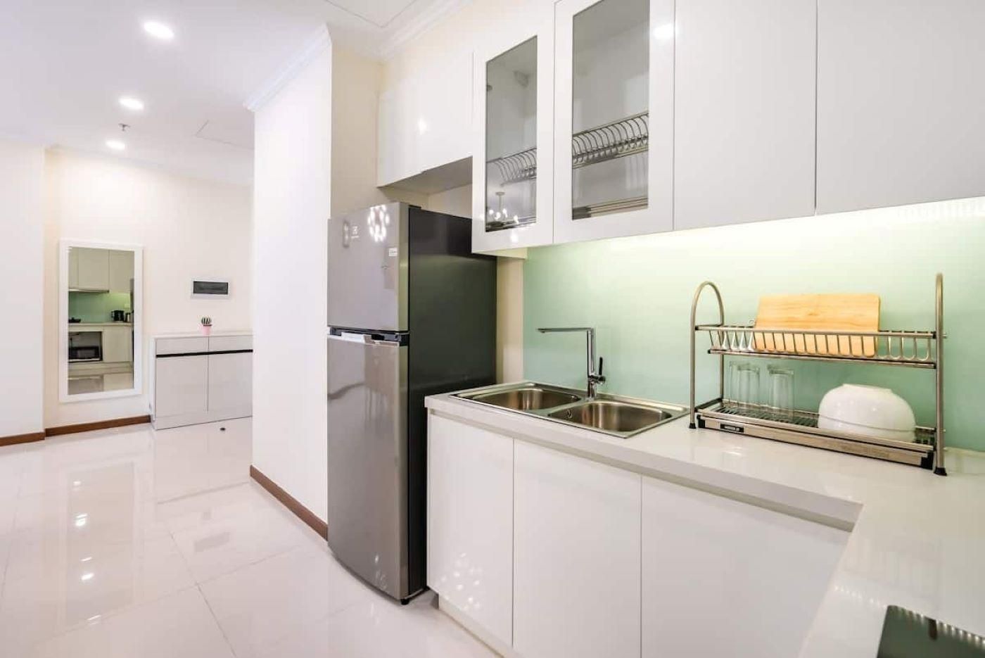 1 Bedroom Apartment Landmark Plus Tower with Landmark 81 View - Skyway