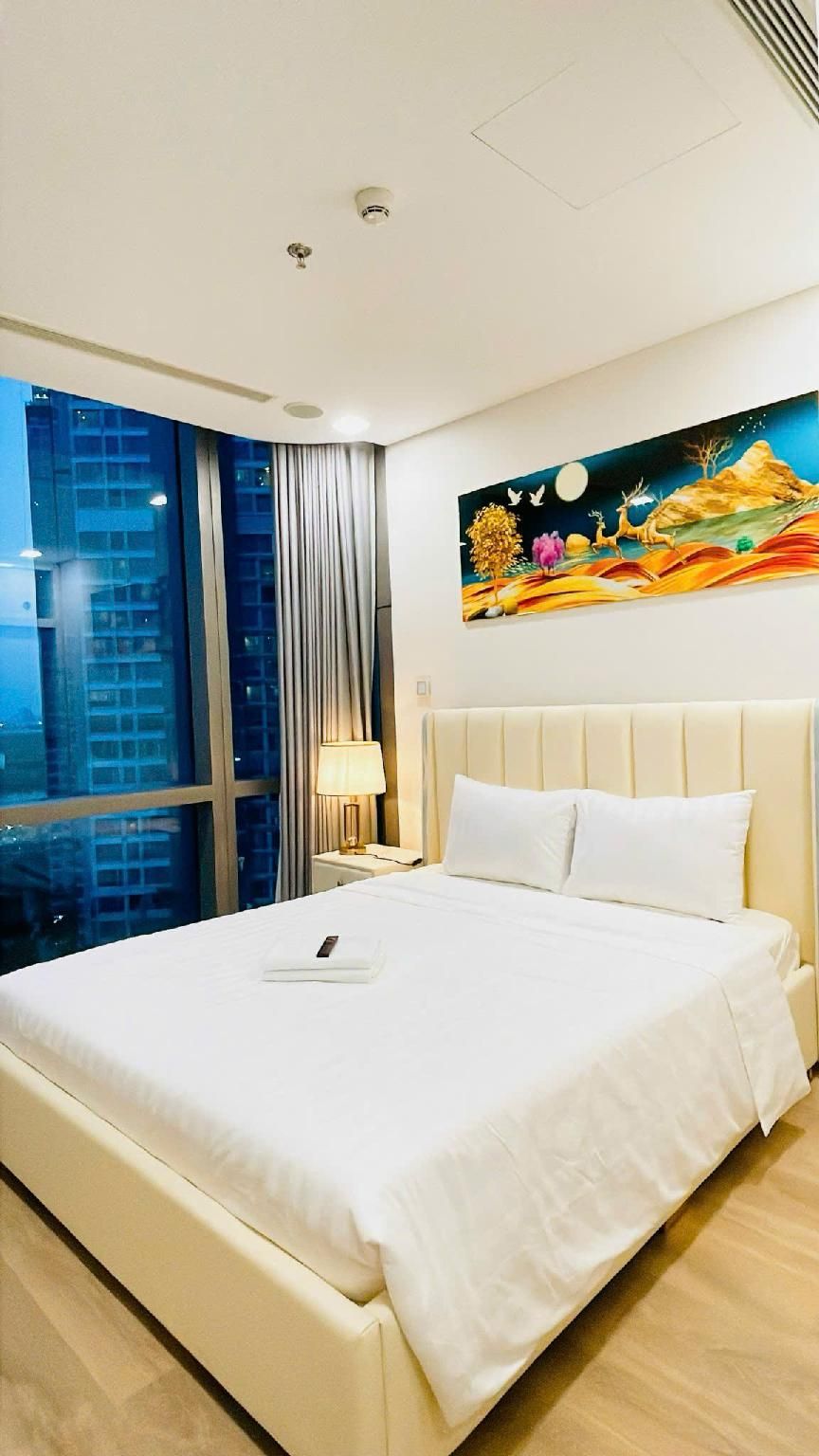 3 Bedroom Apartment Landmark Tower with City View - Skyway