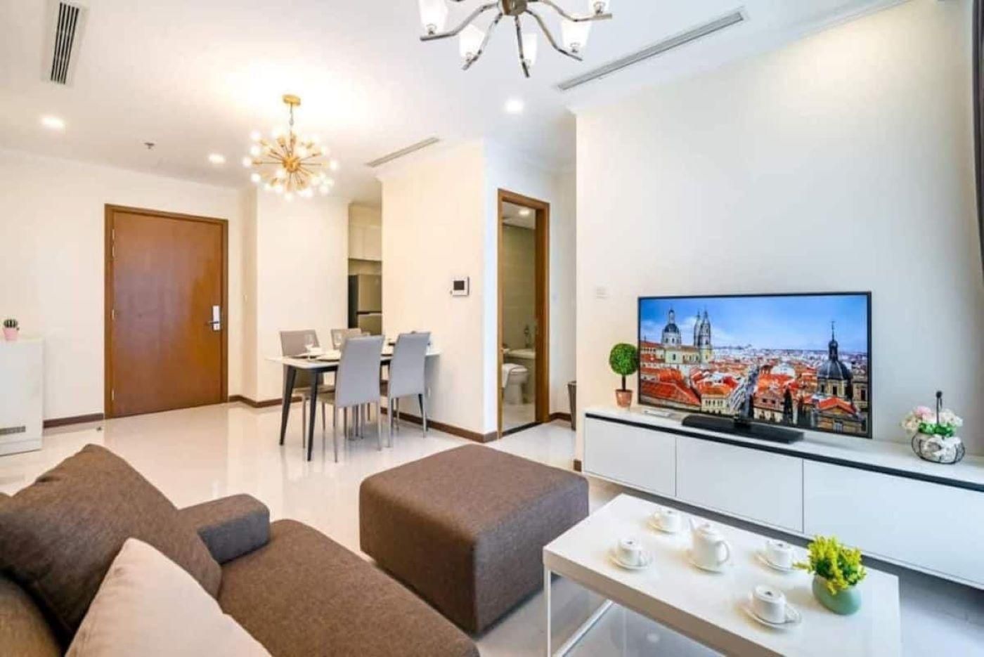 1 Bedroom Apartment Vinhome Central Park with Street View - Skyway