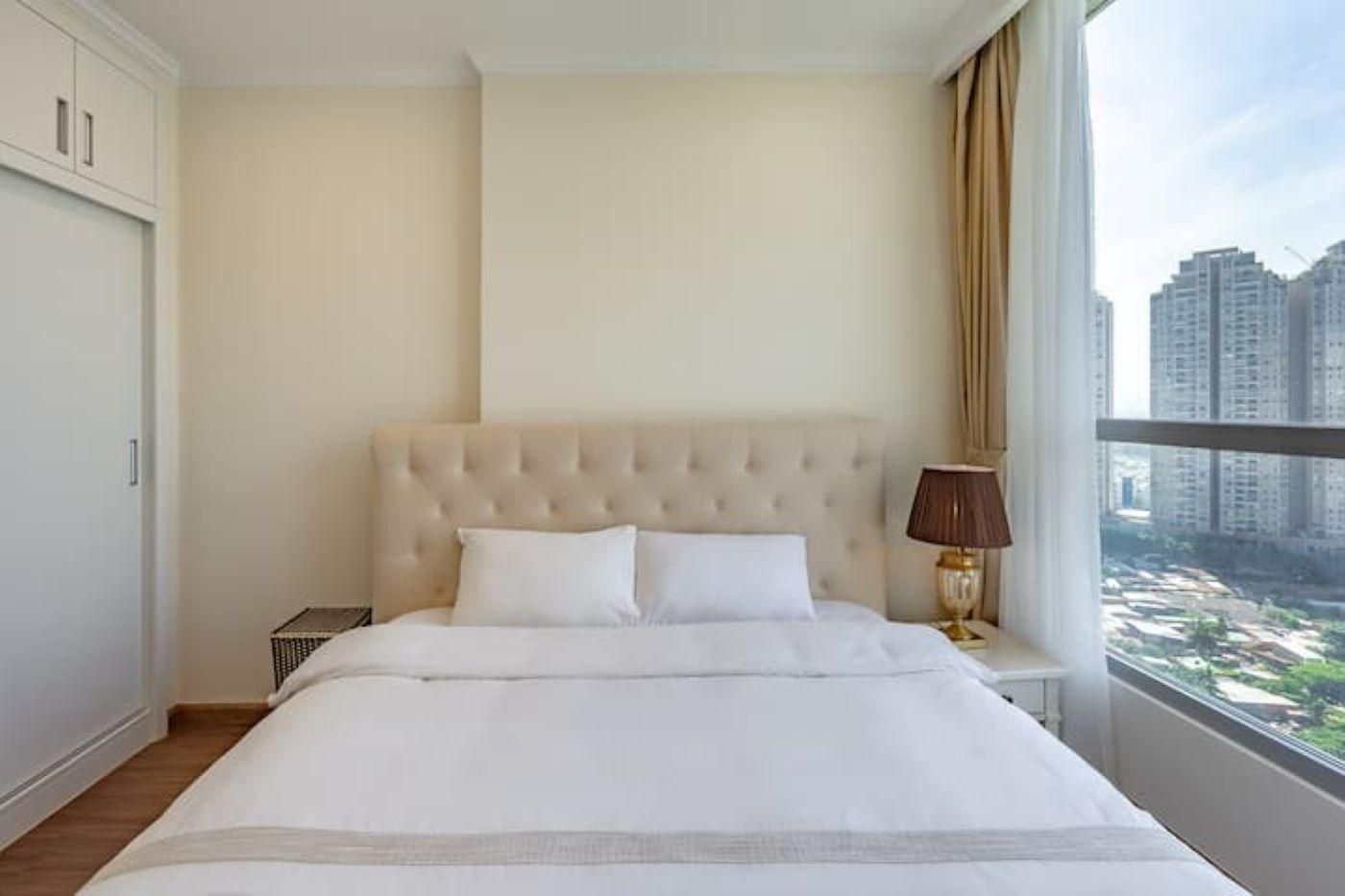 1 Bedroom Apartment Landmark Plus Tower with Landmark 81 View - Skyway