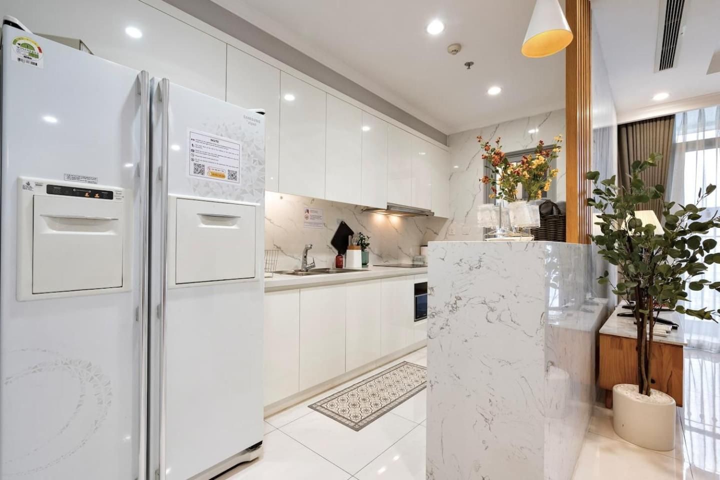 Three-Bedroom Apartment with Balcony