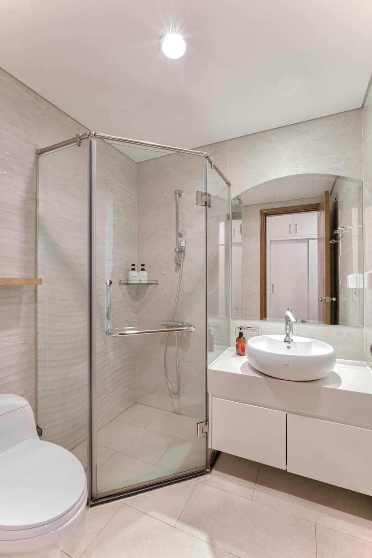 Three-Bedroom Apartment with Balcony