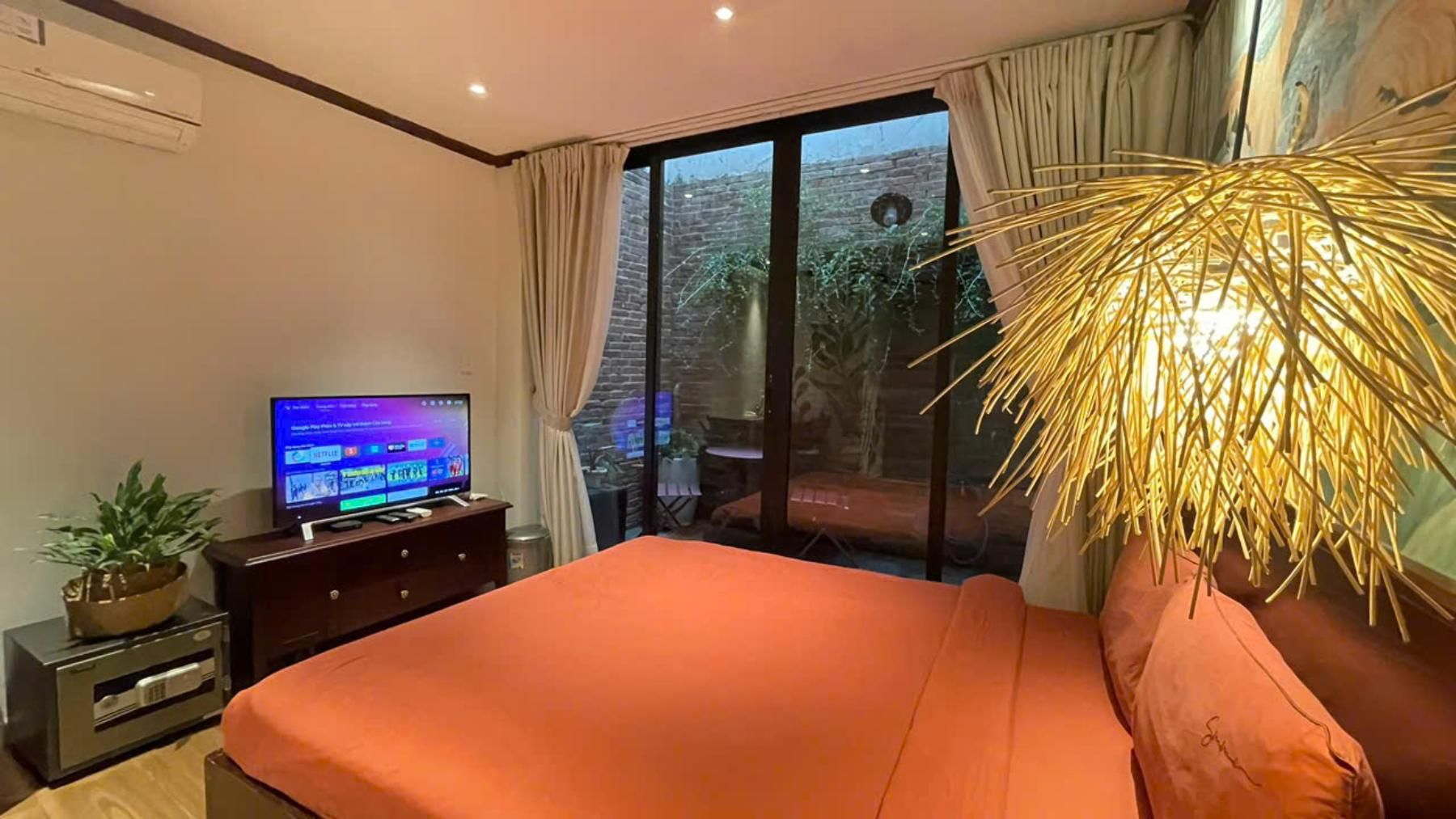 Boutique Room