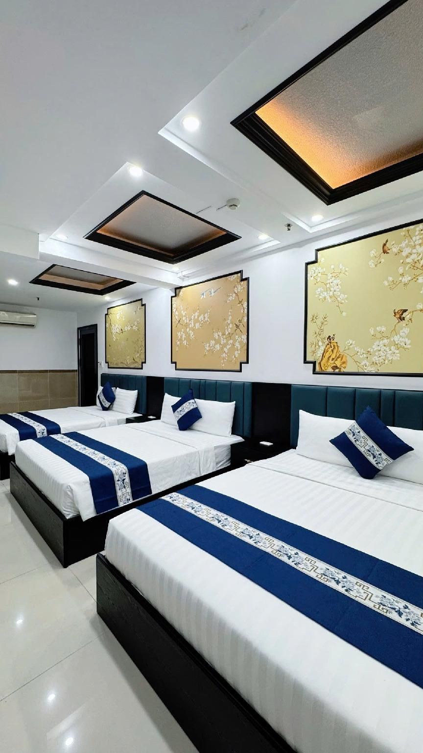 3 Beds Room