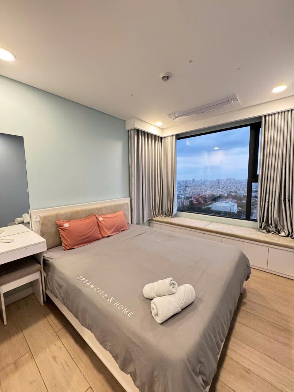 2-Bedroom Large Apartment