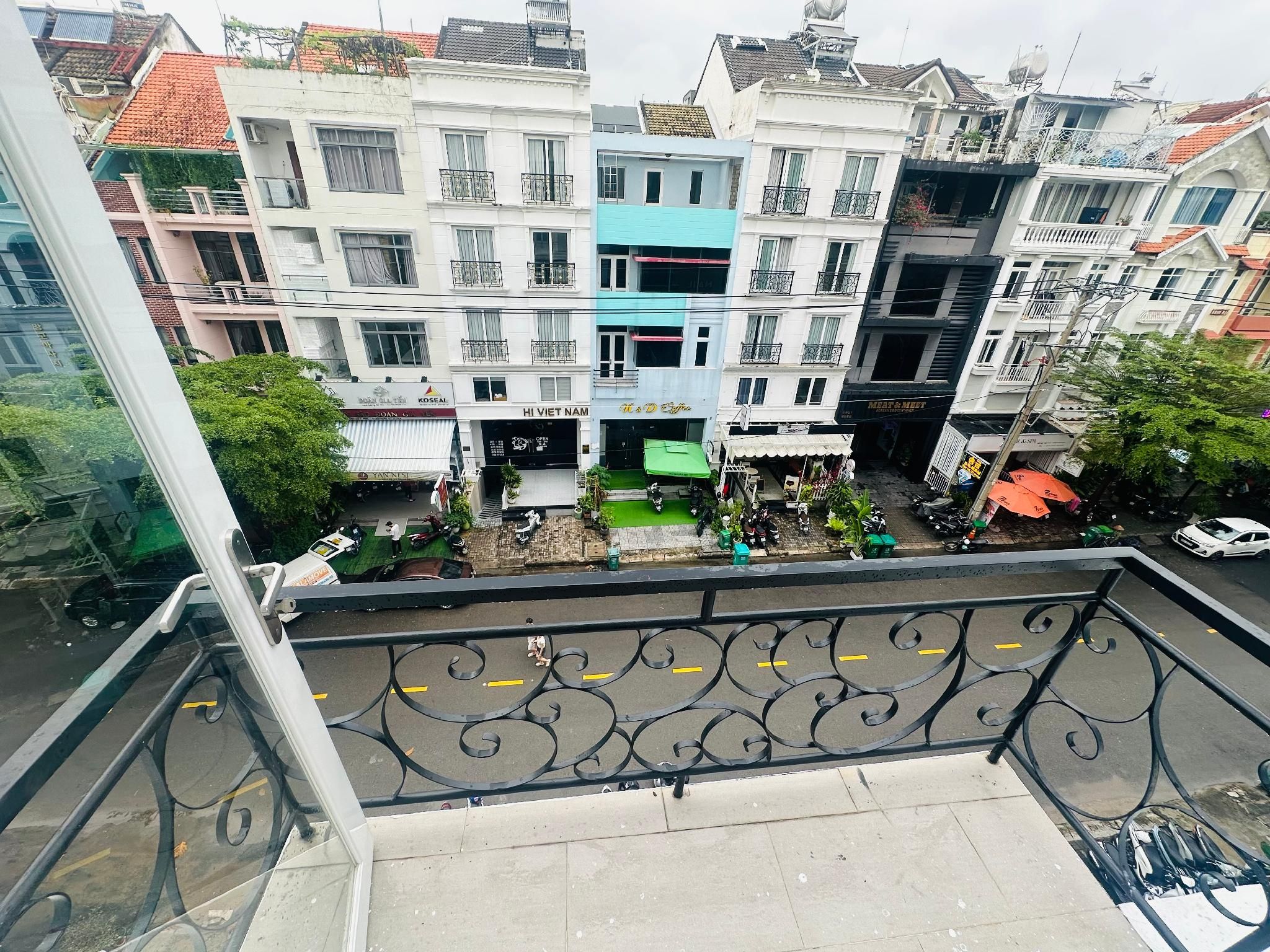 One Bedroom Apartment - 3 Adult