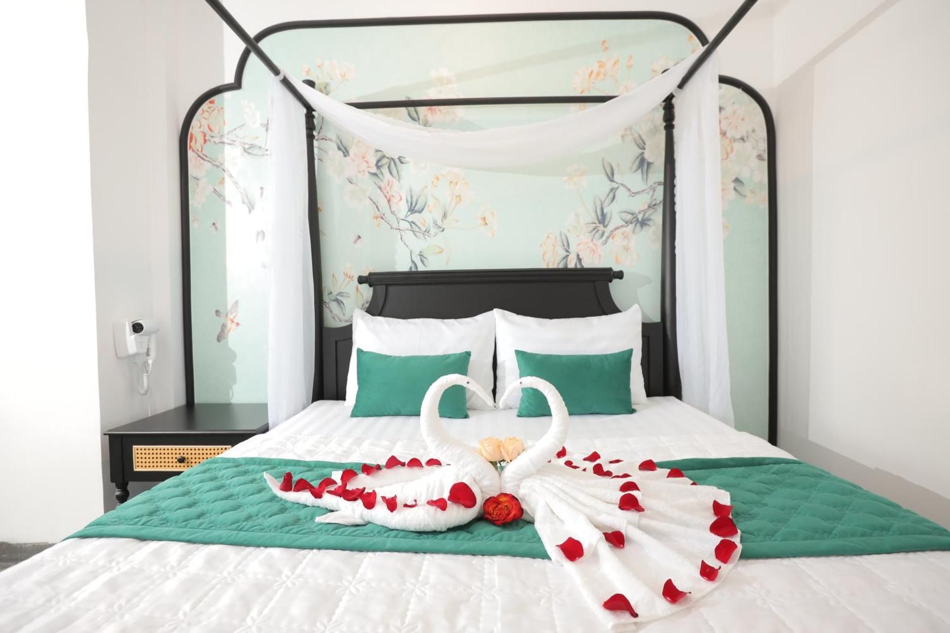Deluxe Double Room with Extra Bed