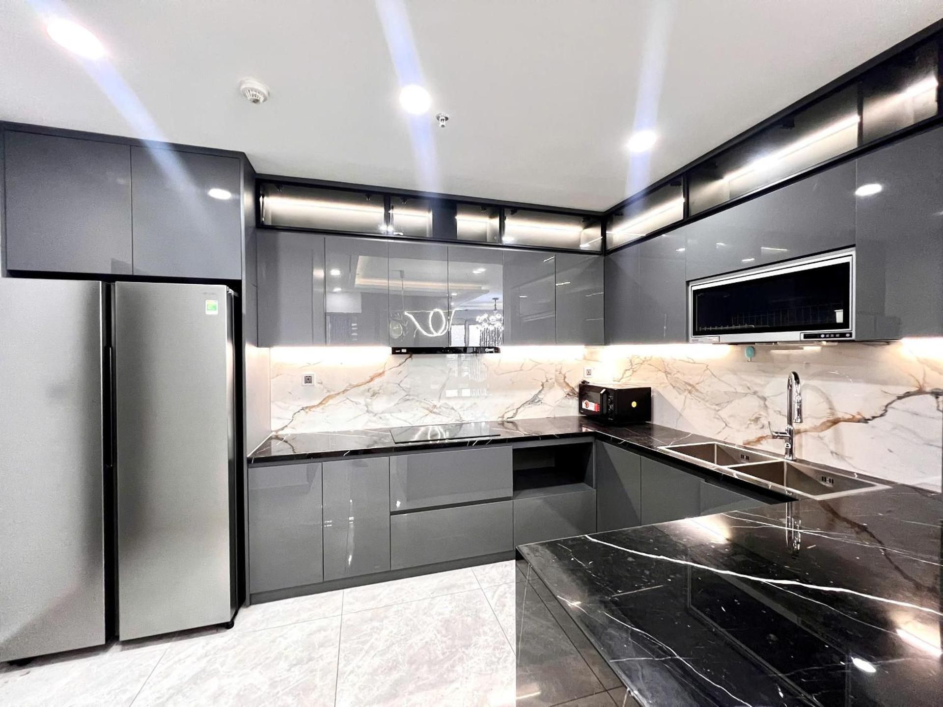 Three-Bedroom Apartment with Balcony