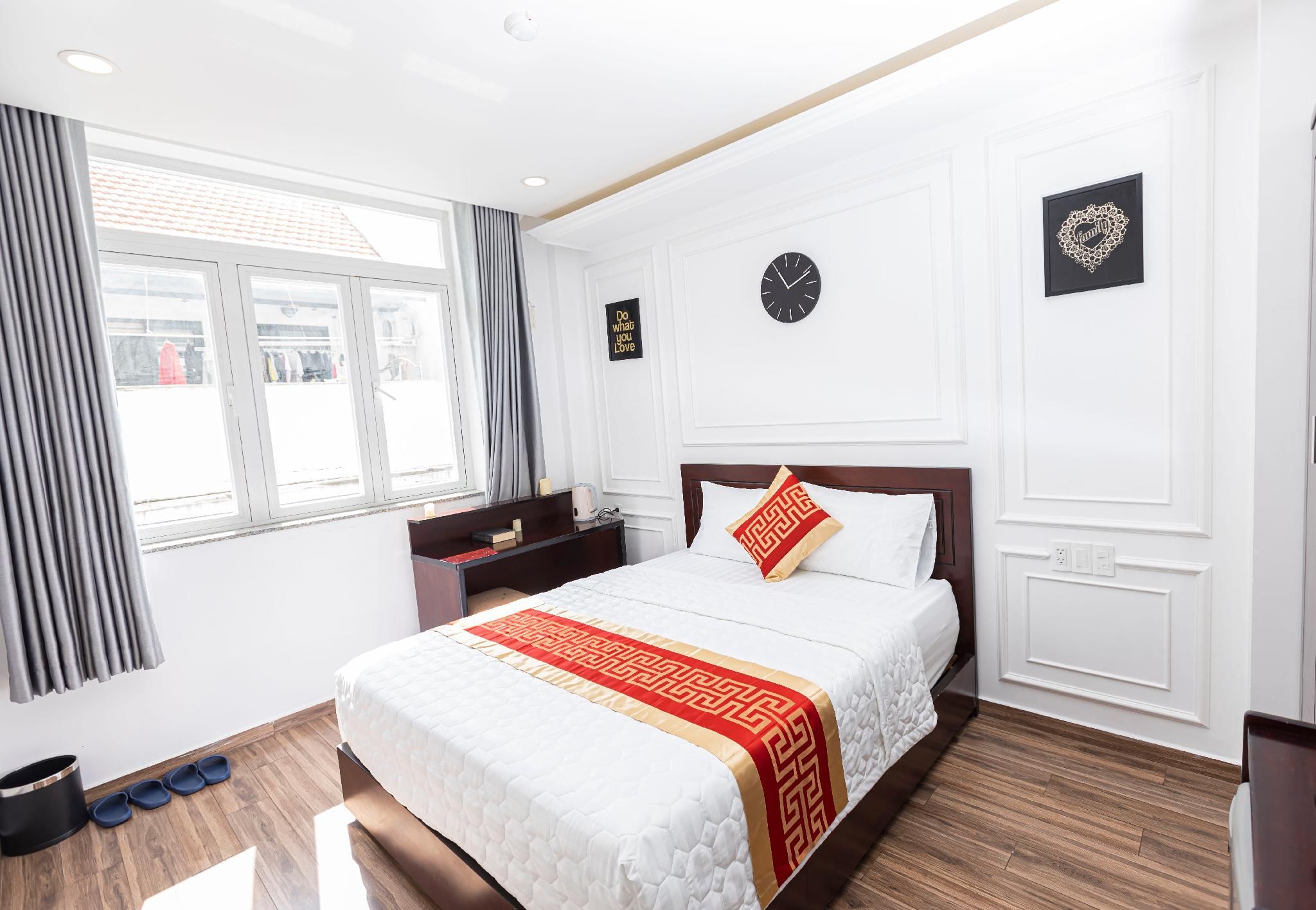 Superior - 1 King Bed